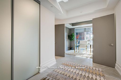 3 Southvale Drive, #301