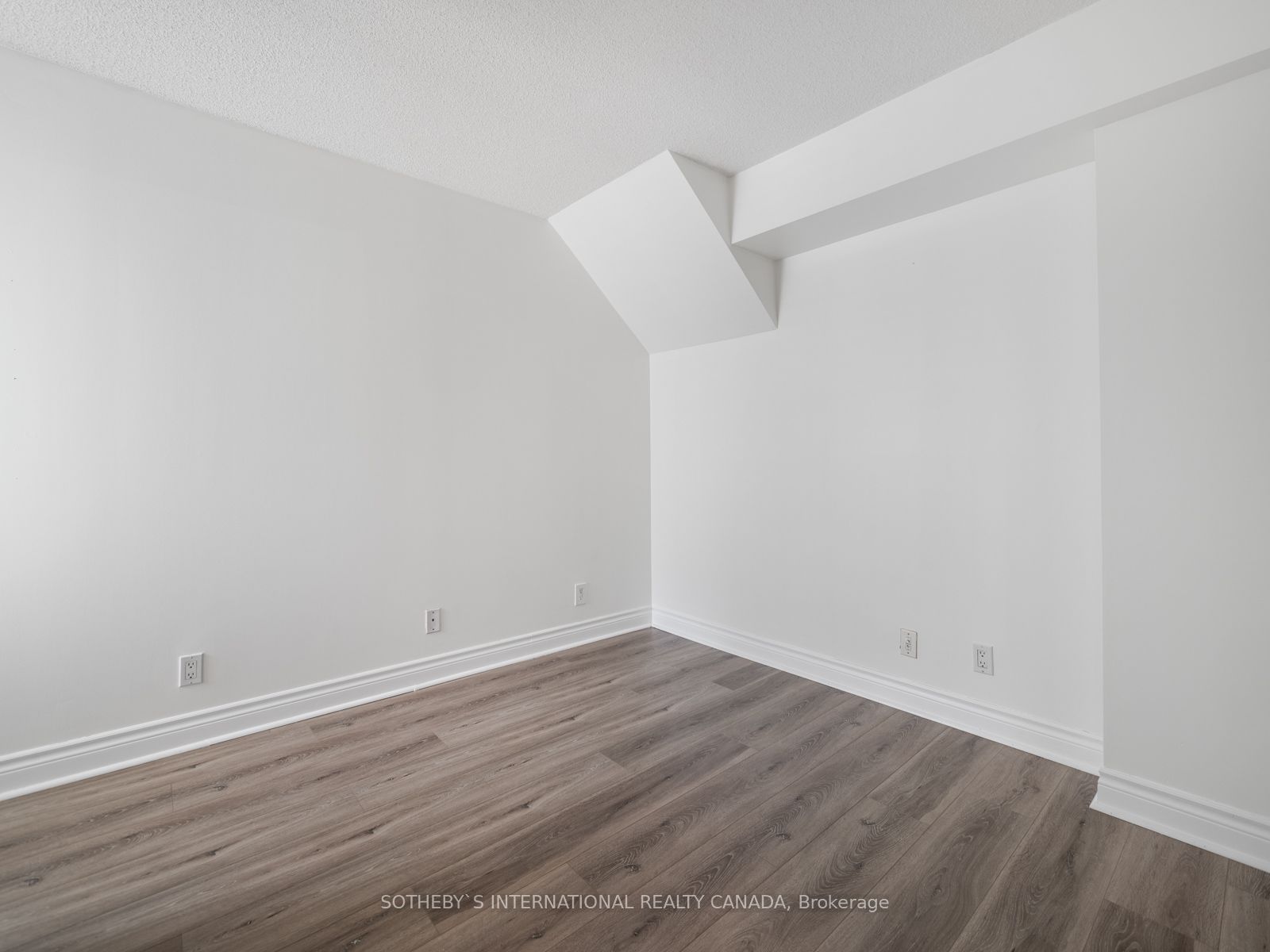12 Sudbury Street, #802