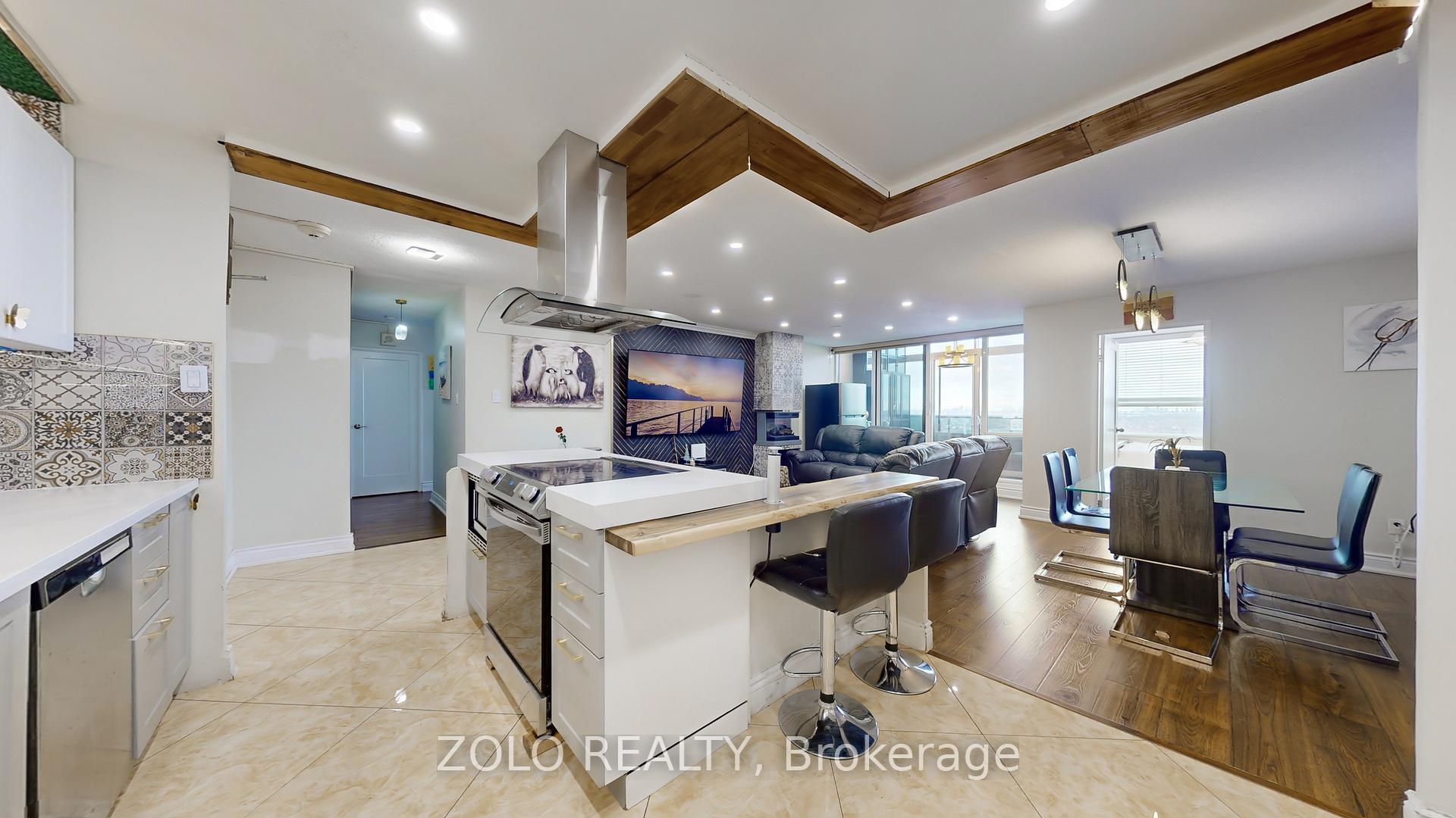 4 Bedrooms Condo at 627 The West Mall, Toronto For sale
