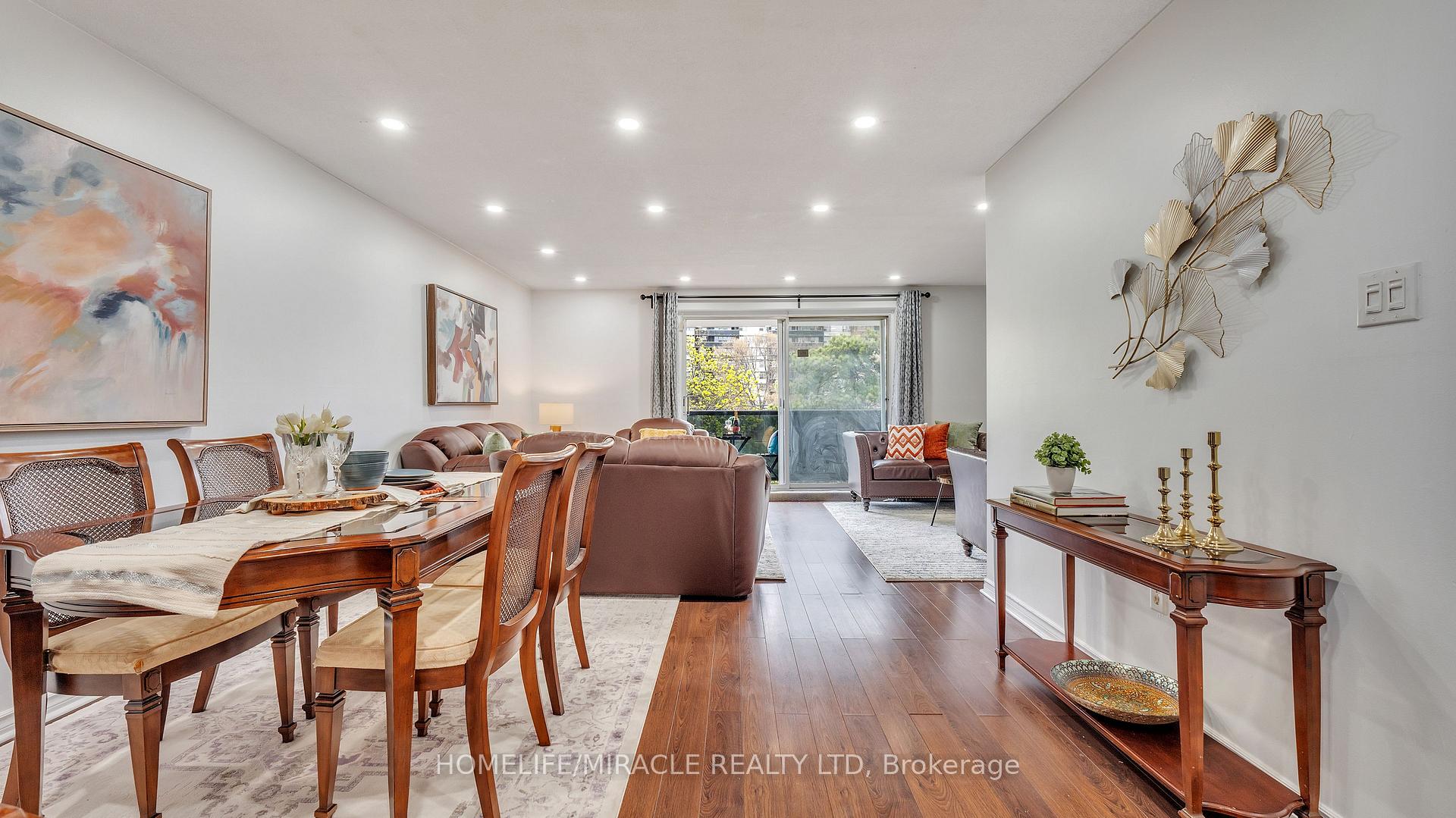 3 Bedrooms Condo at 91 Muir, Toronto For sale