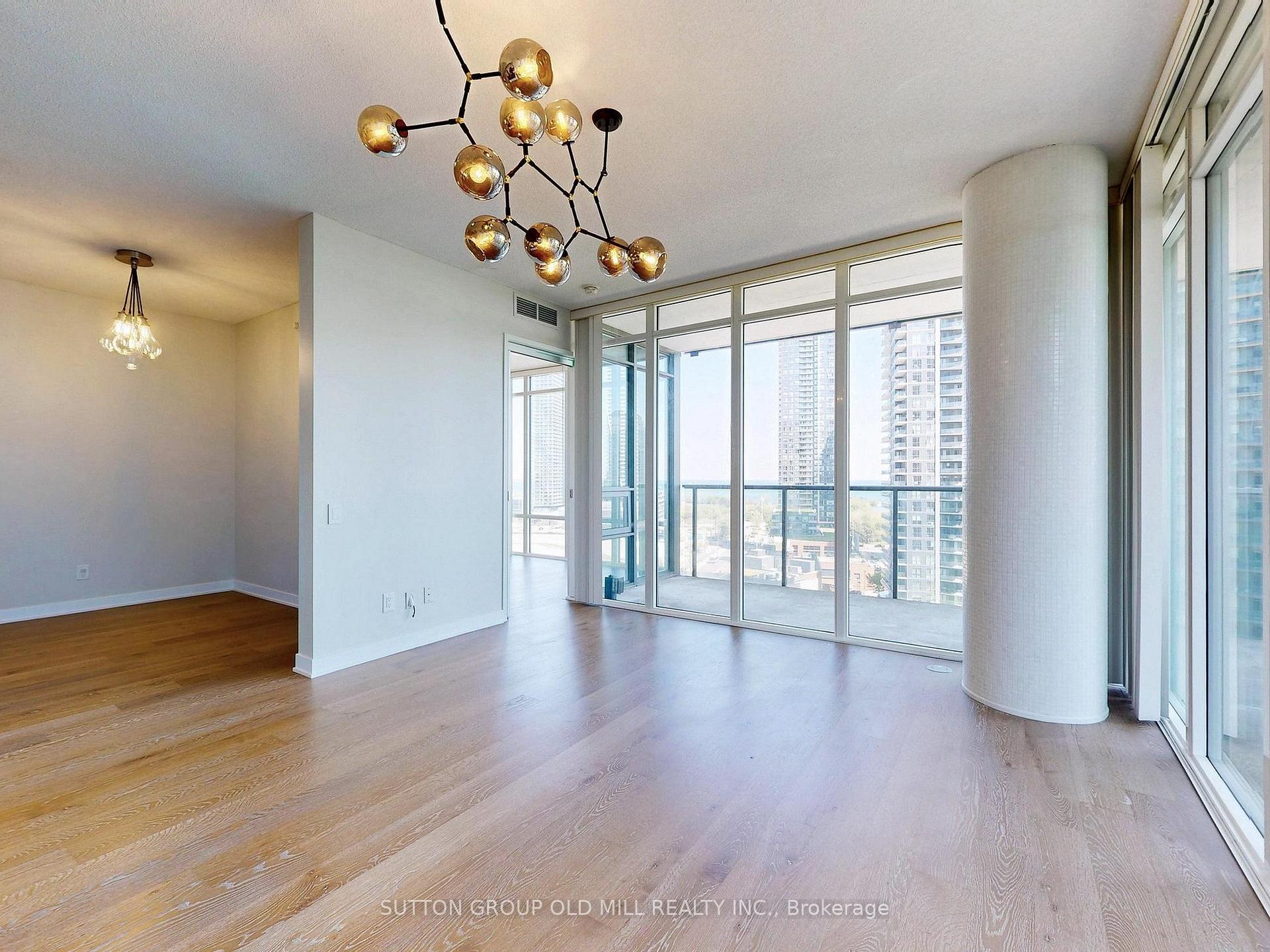 3 Bedrooms Condo at 90 Park Lawn, Toronto For sale