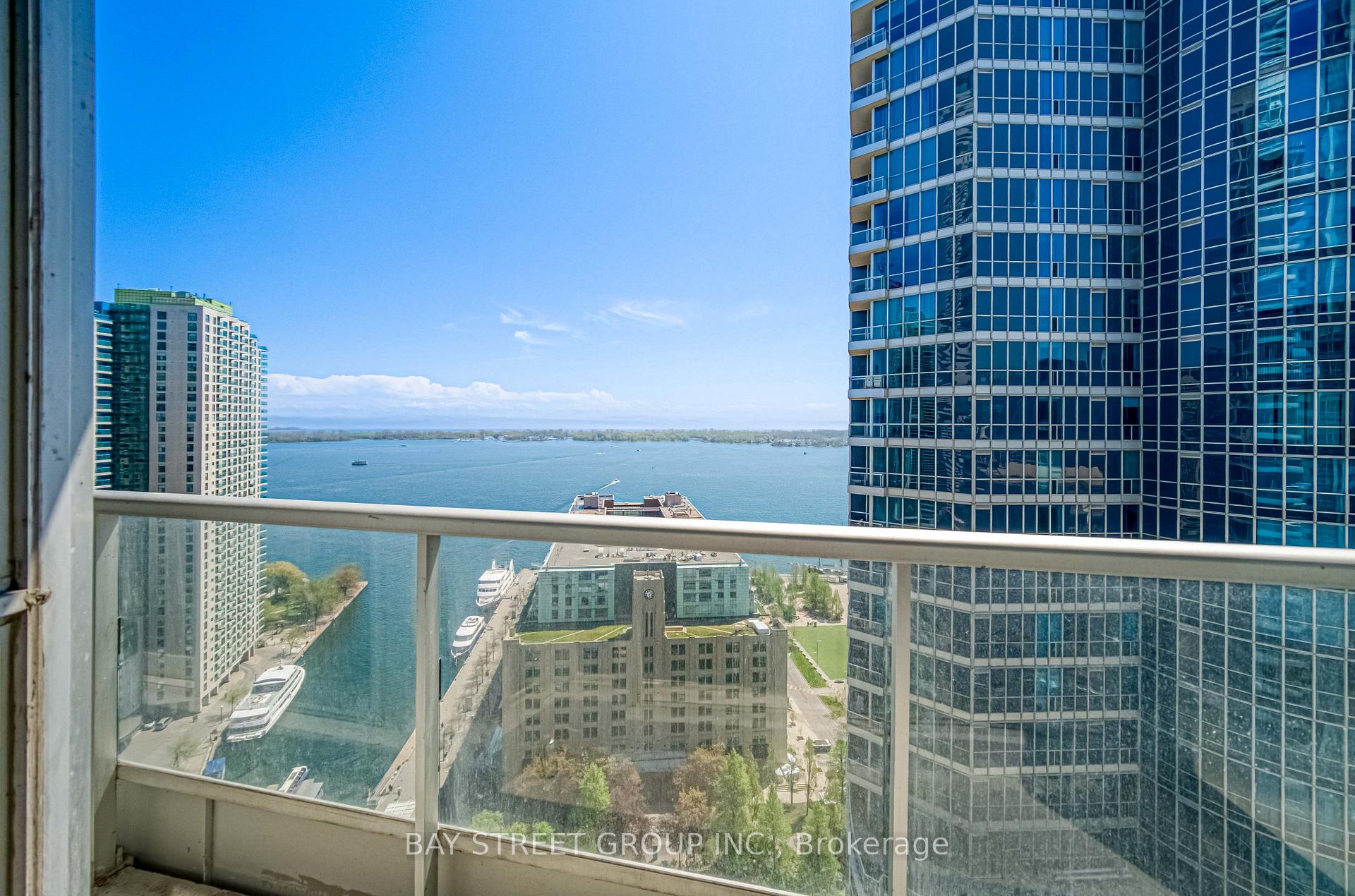1 Bedroom Condo at 8 York, Toronto For sale