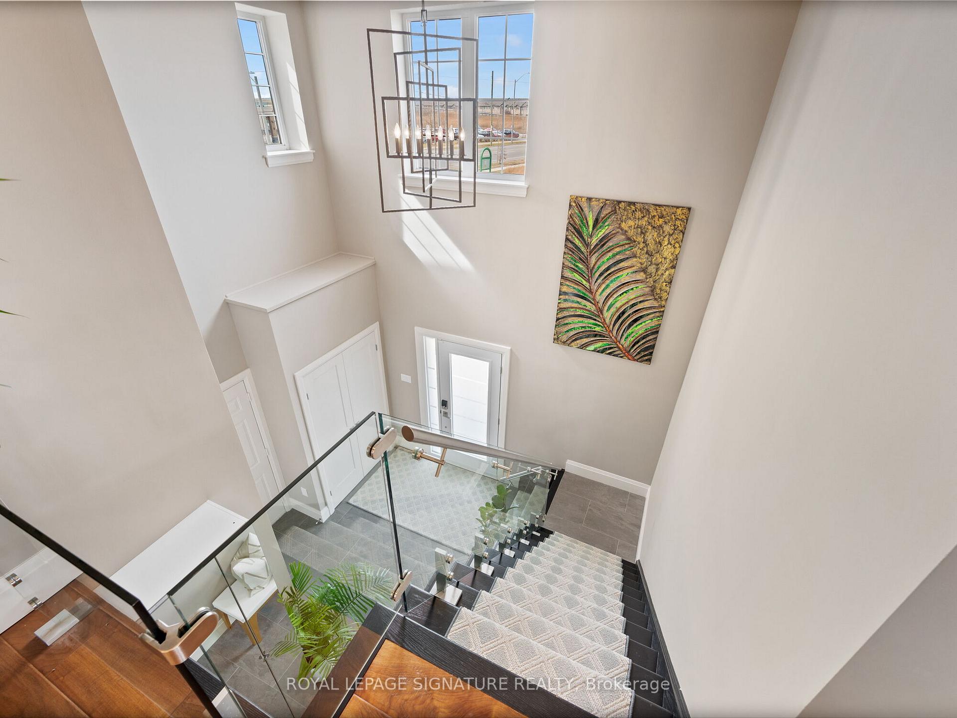 3 Bedrooms Condo at 484 Millen,  Hamilton For sale