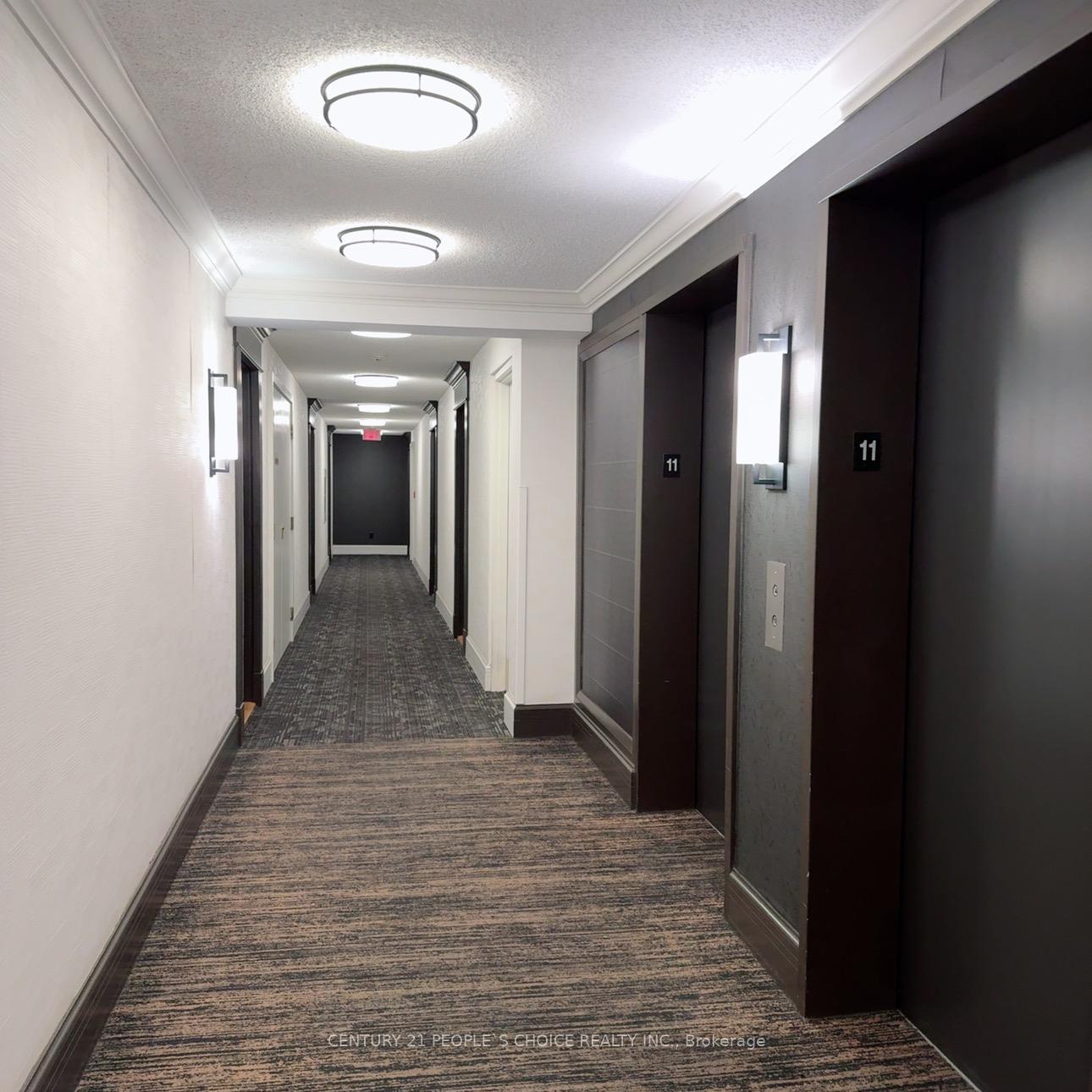 3 Bedrooms Co-op at 123 Omni, Toronto For sale