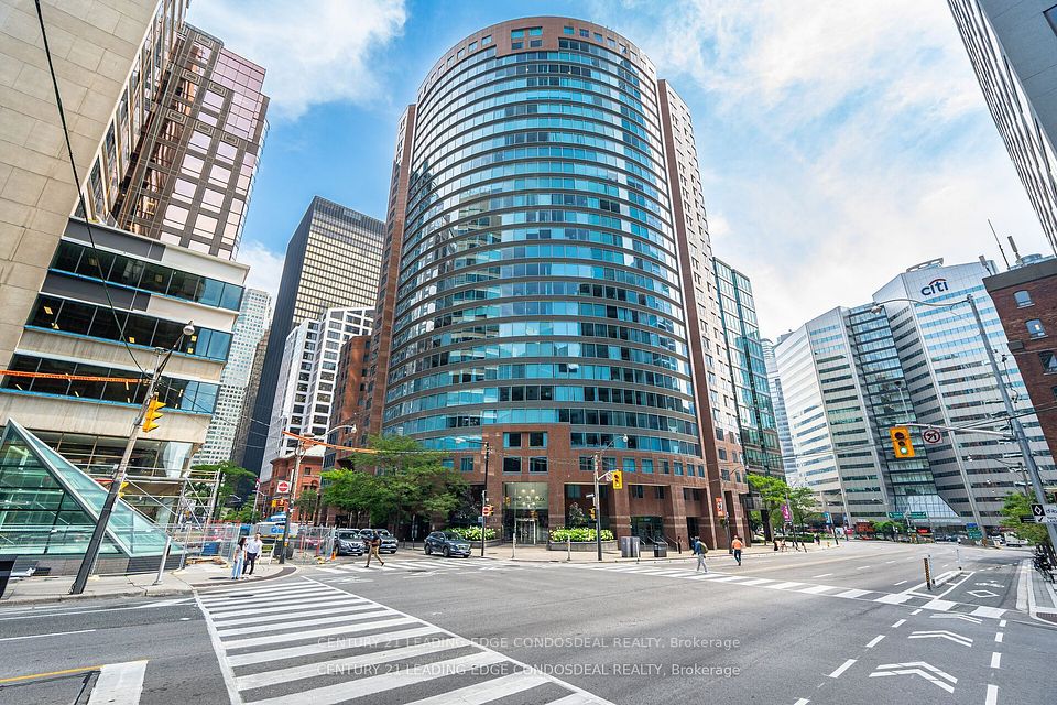 #2106 - 33 University Avenue, Toronto, ON M5J 2S7