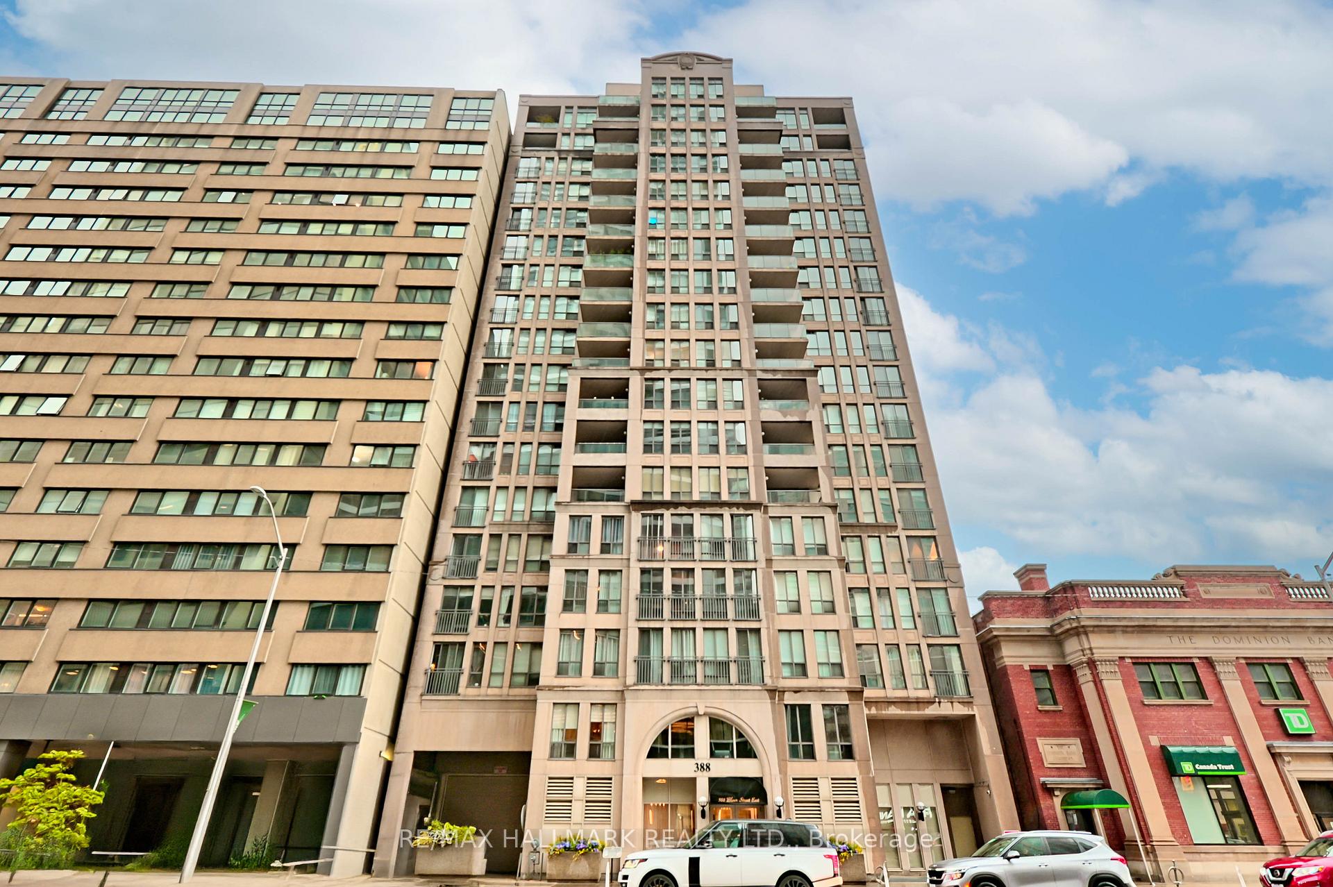 2 Bedrooms Condo at 388 Bloor, Toronto For sale