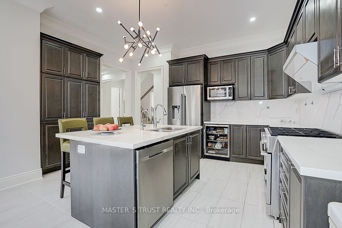 220 Wesmina Avenue, Whitchurch-Stouffville Stouffville