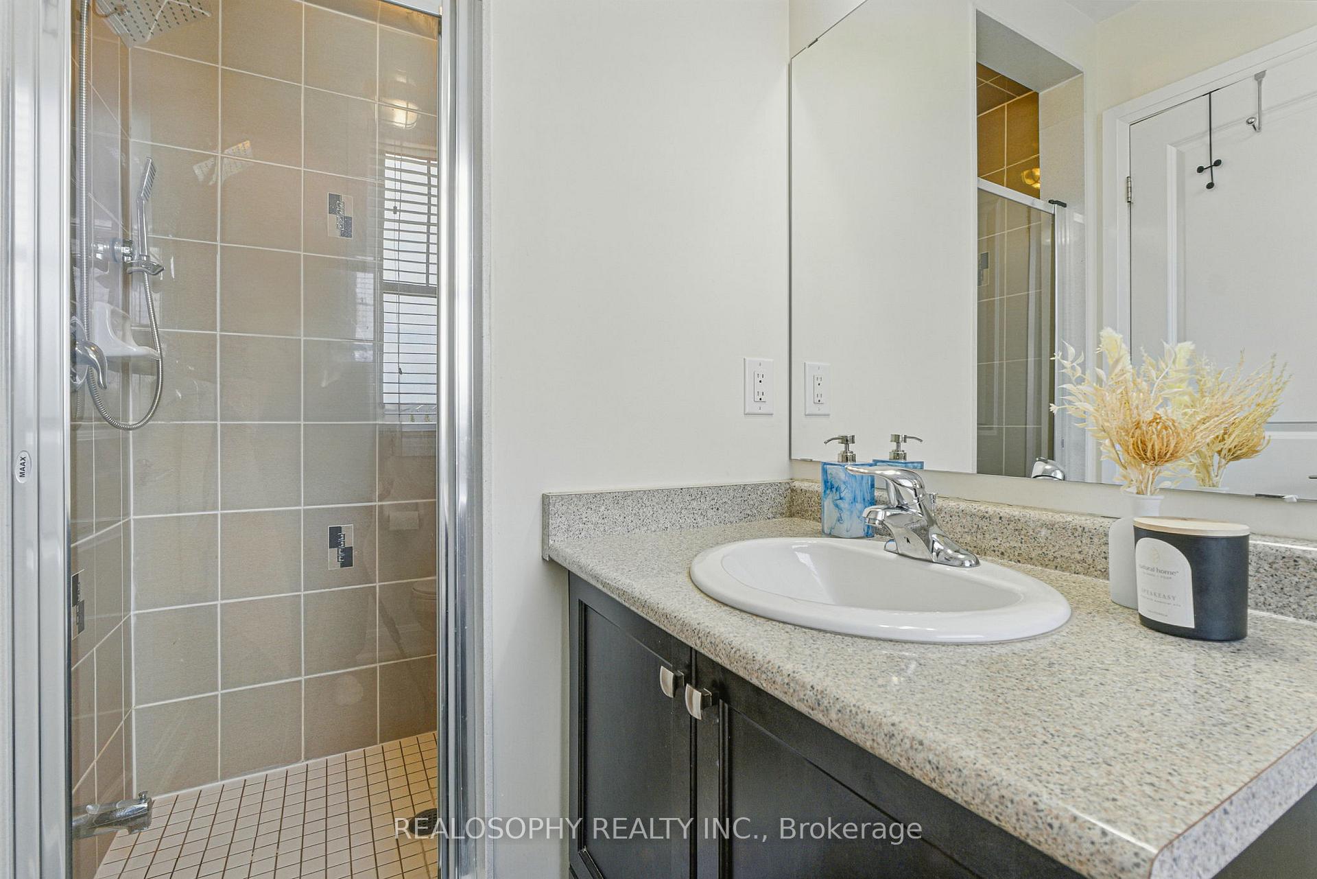 2 Bedrooms Condo at 2333 Sawgrass, Oakville For sale