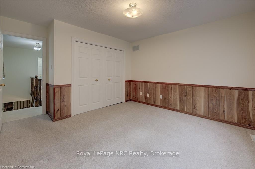 3 Bedrooms Condo at 120 Beddoe, Hamilton For sale