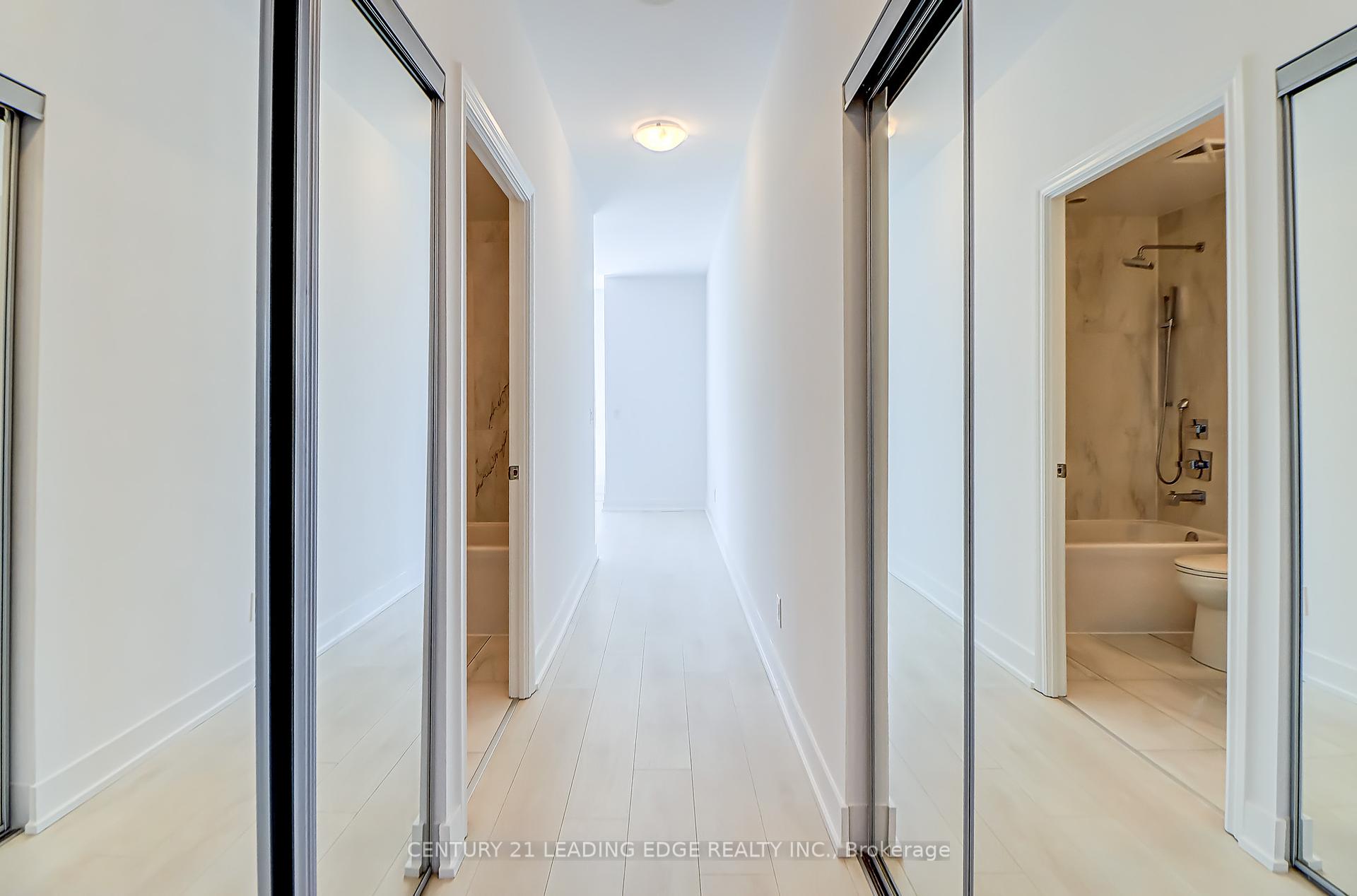 3 Bedrooms Condo at 318 Richmond,  Toronto For sale