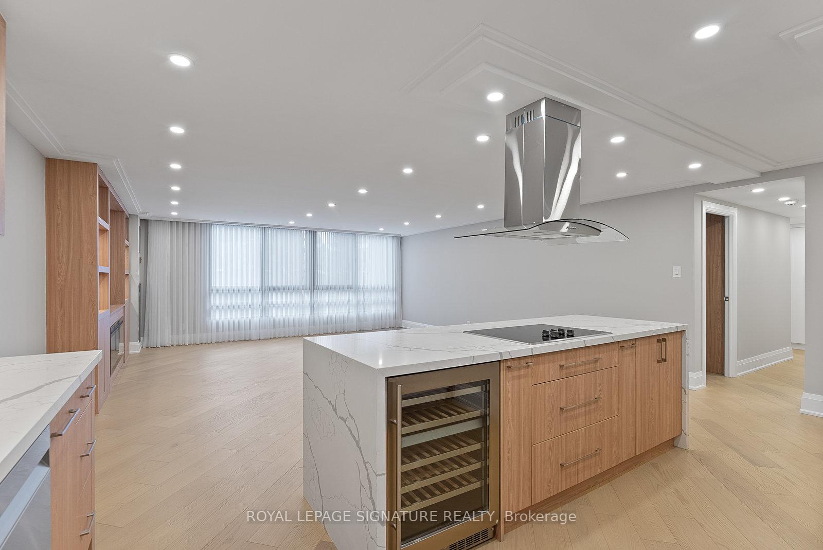 2 Bedrooms Condo at 77 Carlton,  Toronto For sale