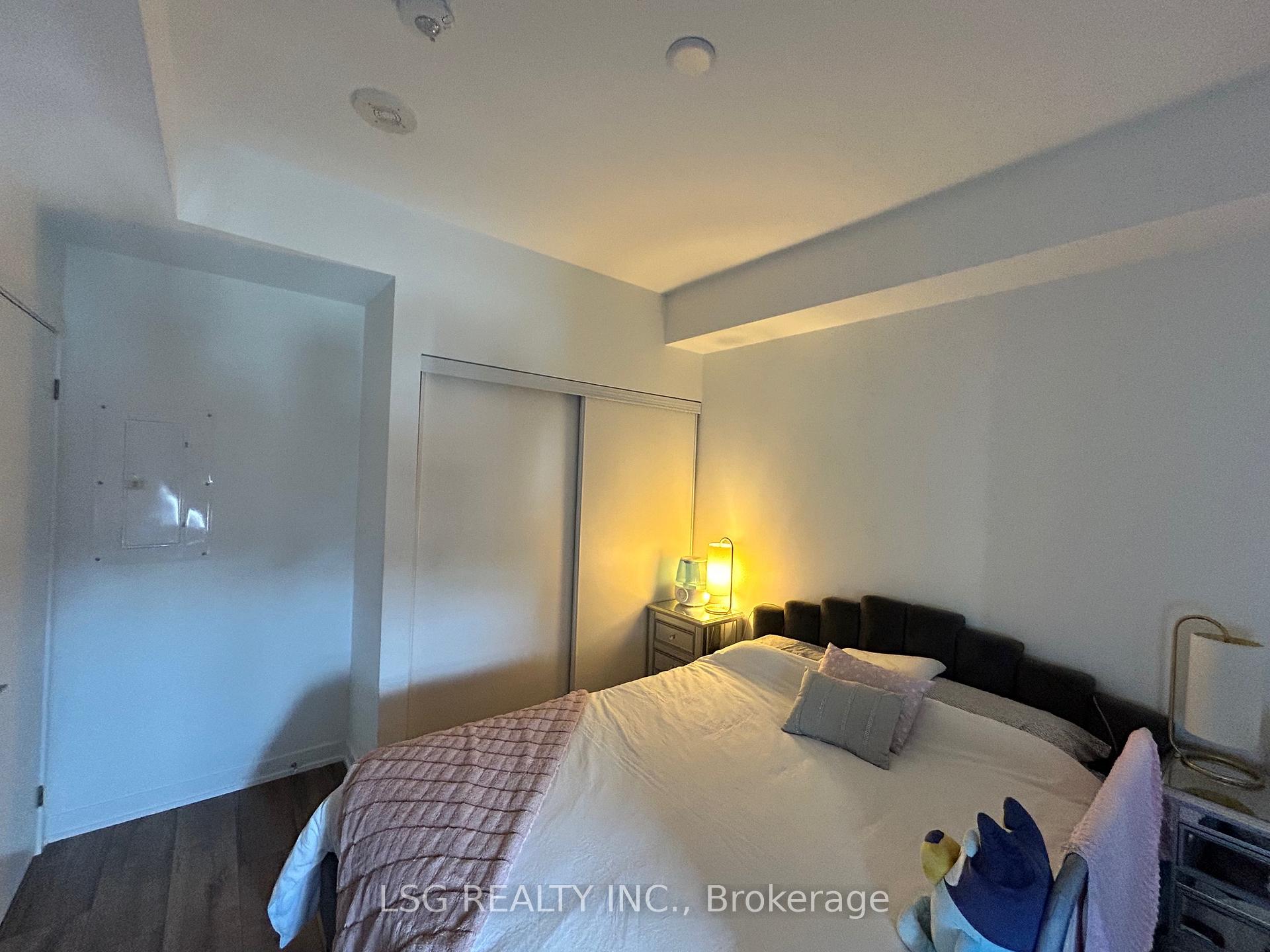 2 Bedrooms Condo at 1787 St Clair, Toronto For sale