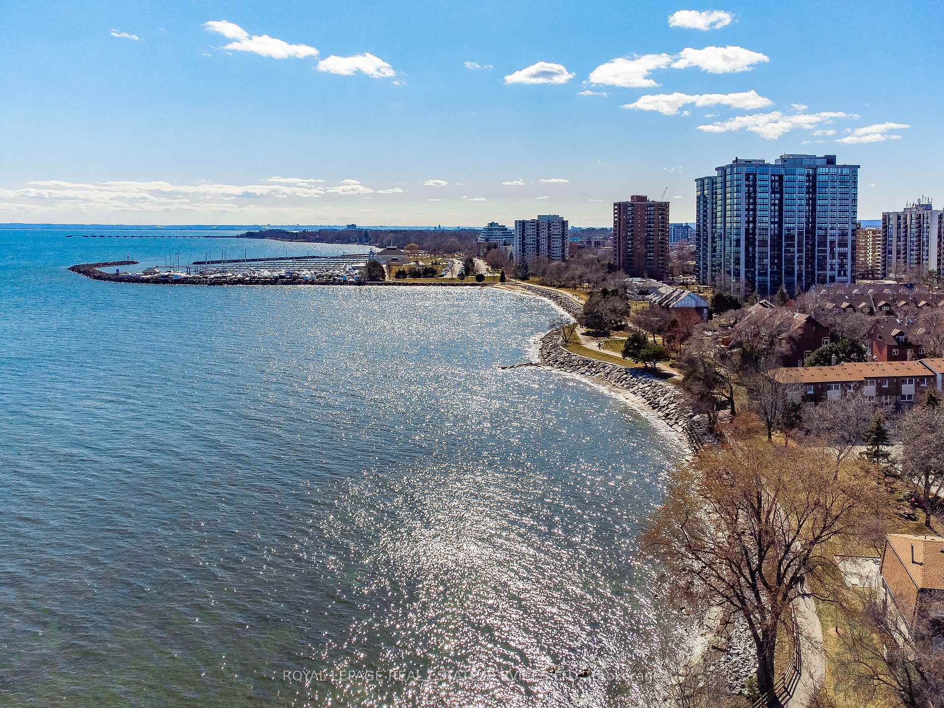 3 Bedrooms Condo at 2098 Marine,  Oakville For sale
