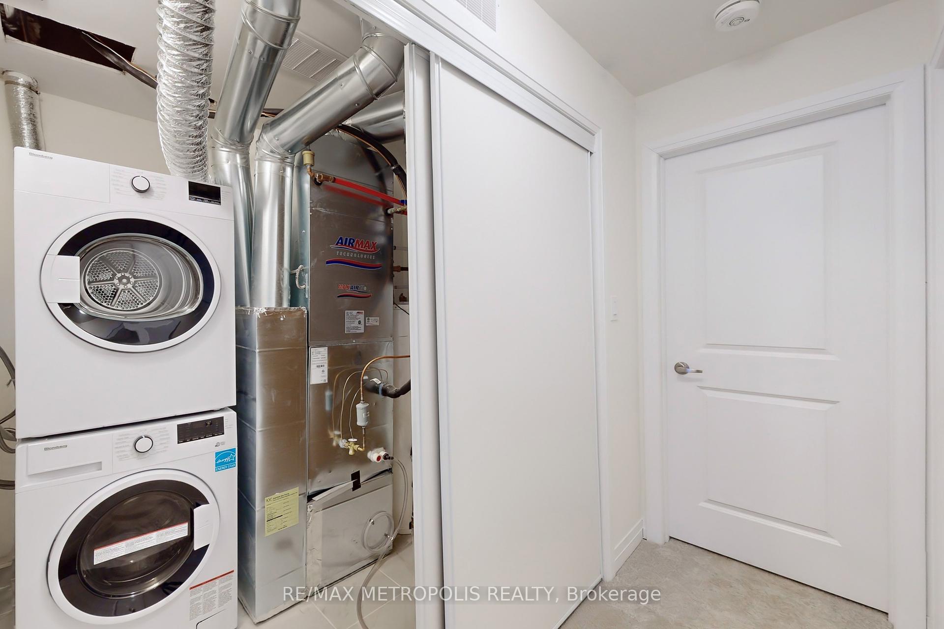 3 Bedrooms Condo at 35 Priya, Toronto For sale