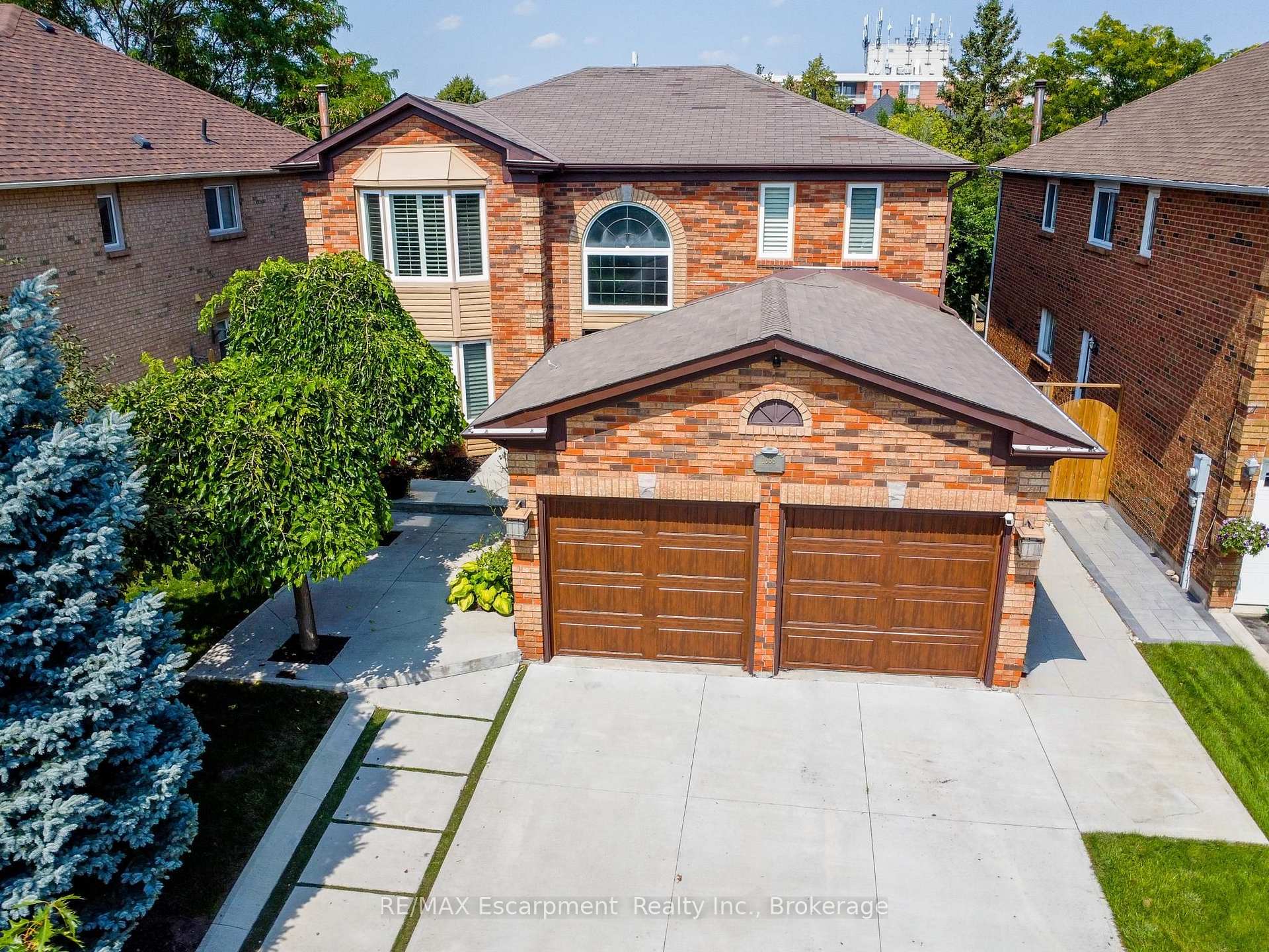1658 Heritage Way, Oakville, ON L6M 2Z9