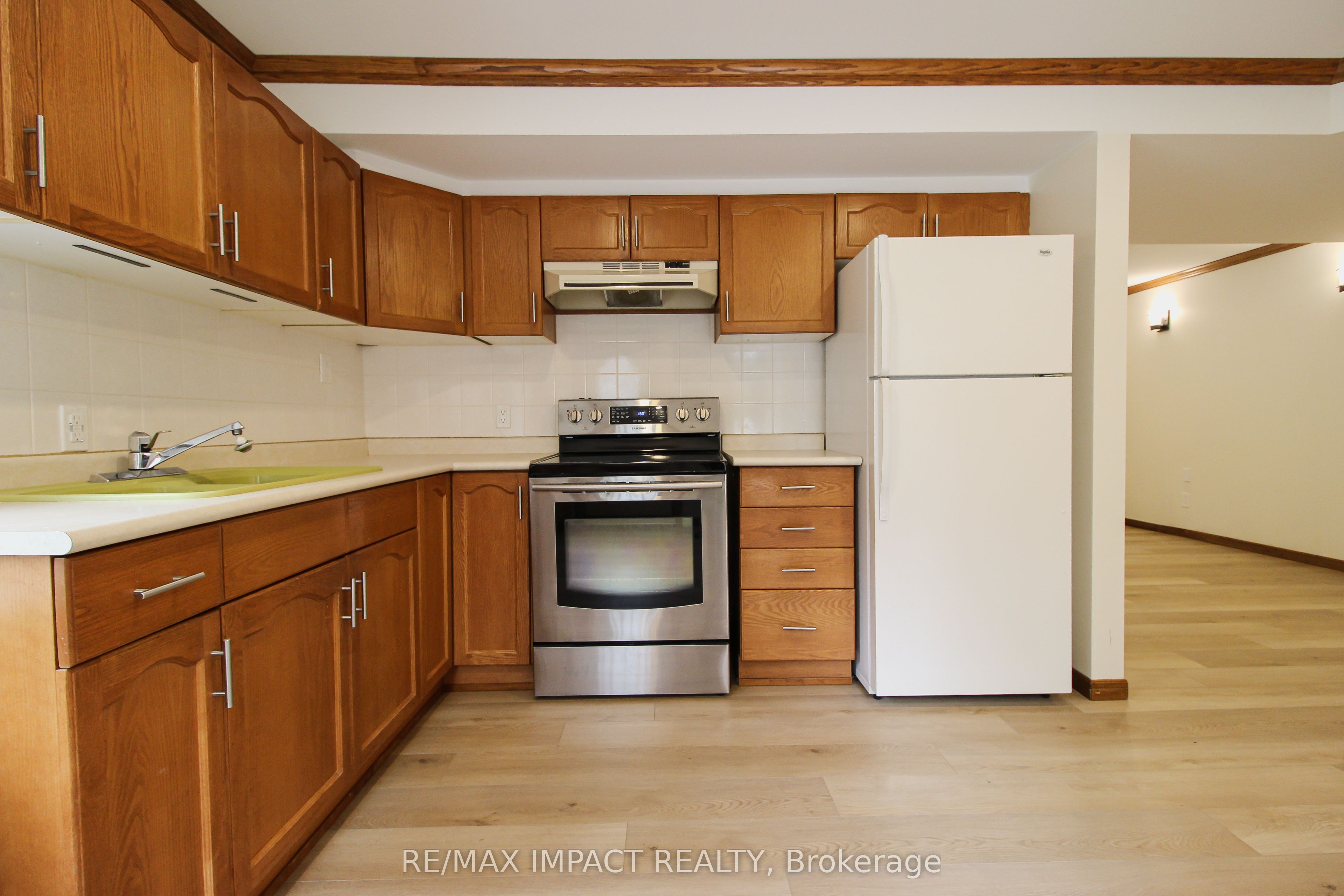 215 Raglan Road W