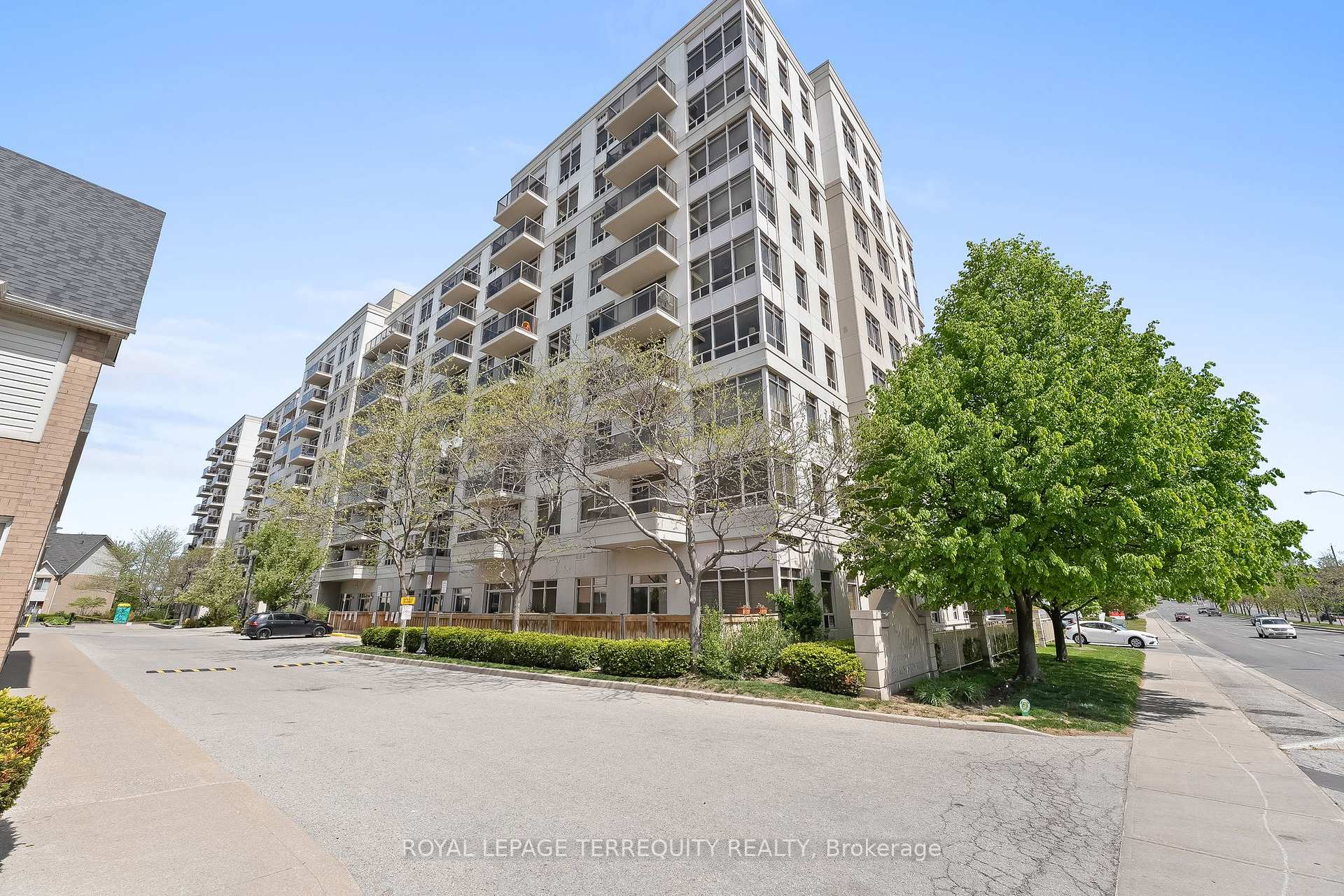 3 Bedrooms Condo at 3650 Kingston RD, Toronto For sale