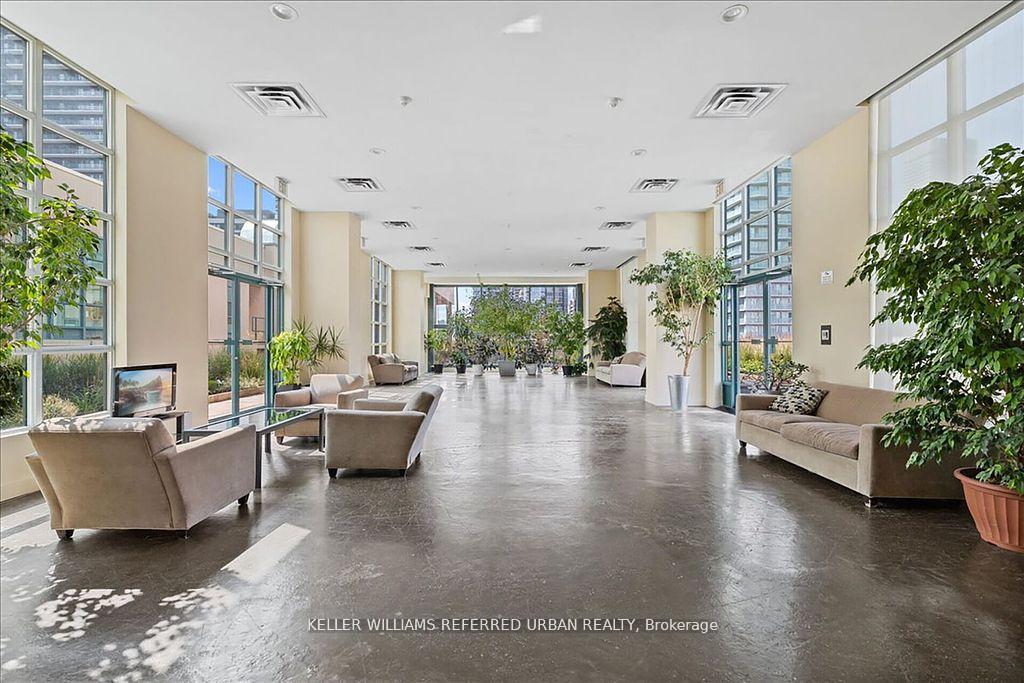 1 Bedroom Condo at 155 Dalhousie,  Toronto For sale