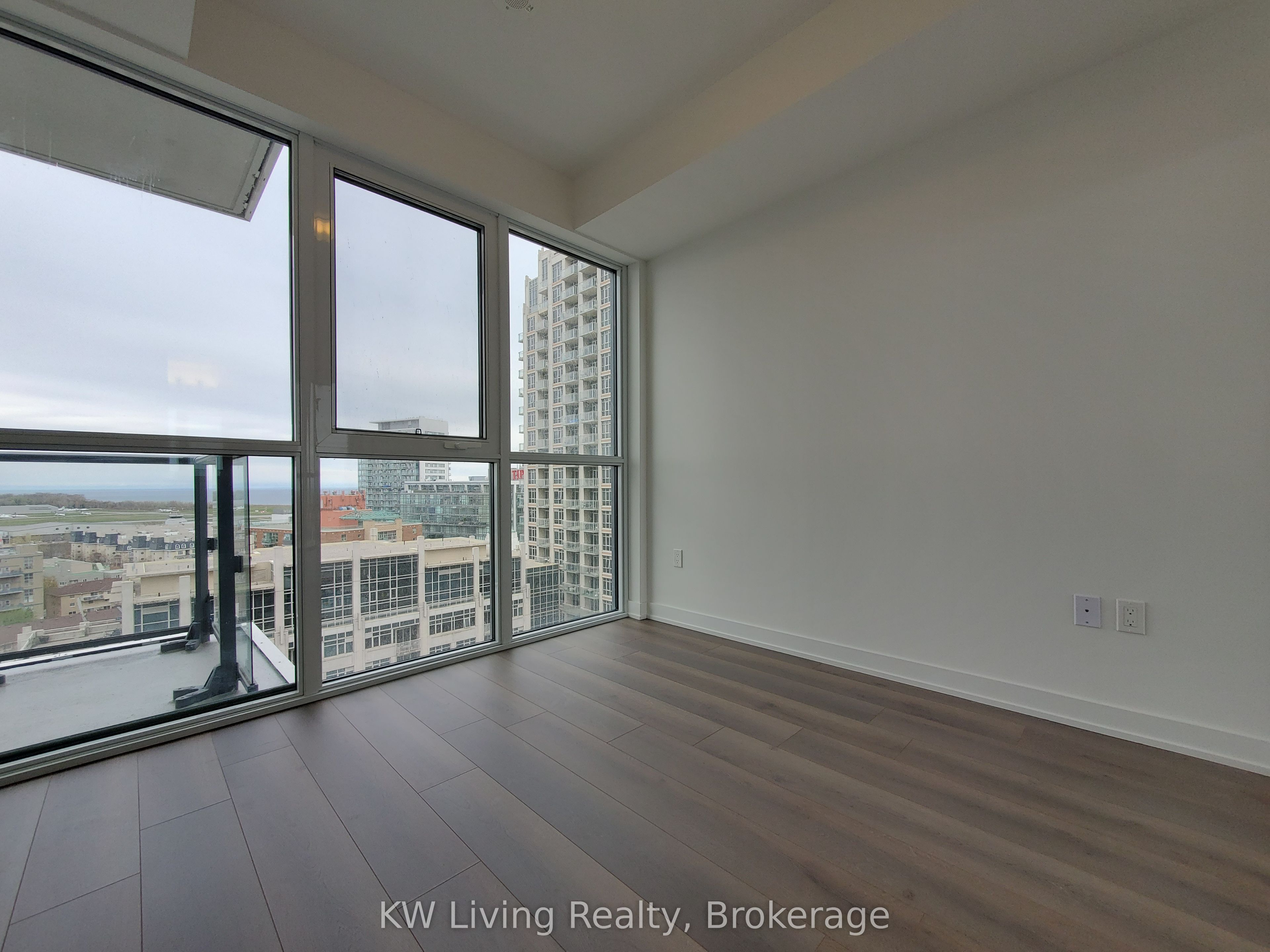 38 Iannuzzi Street, #1810