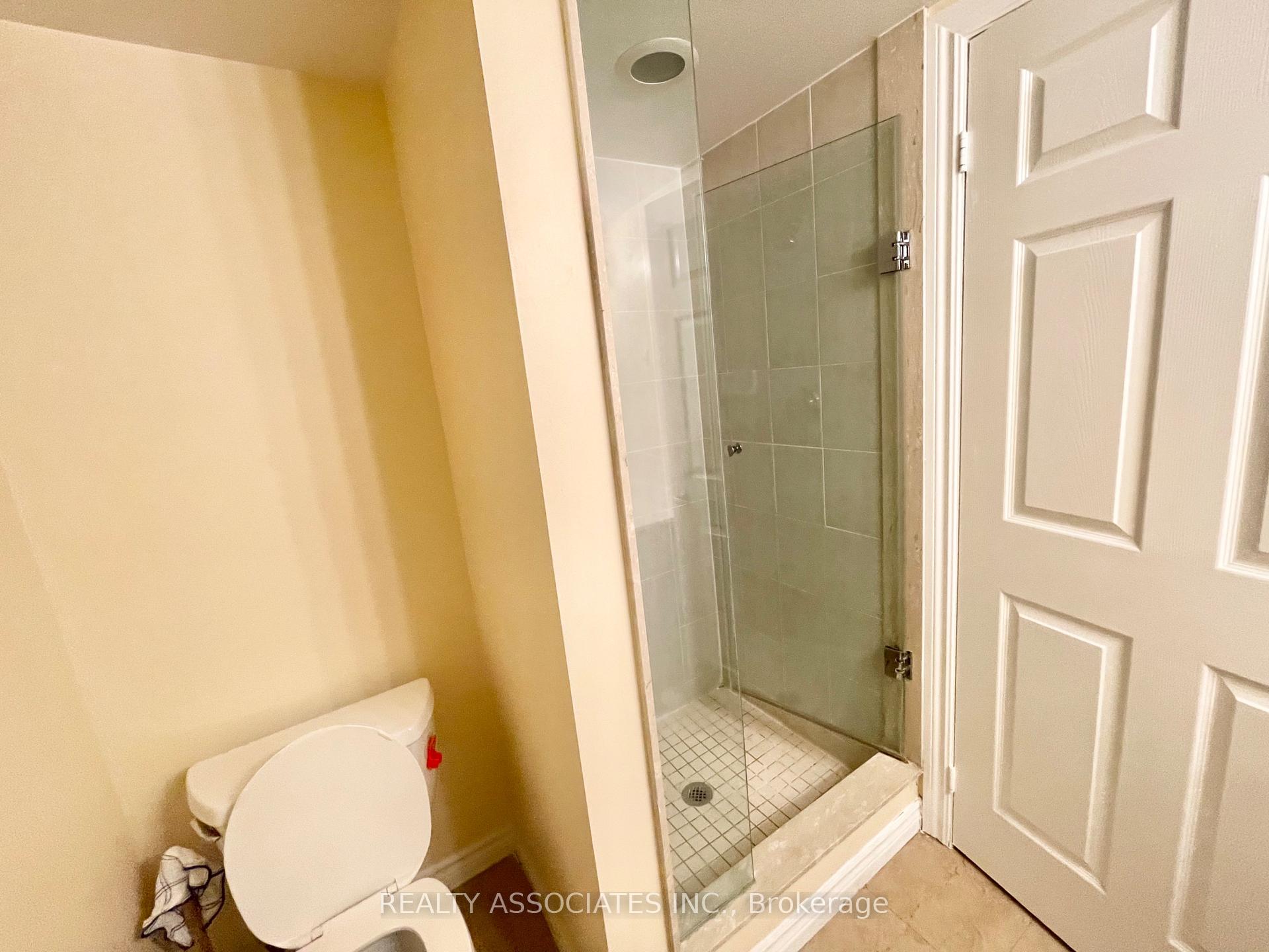 3 Bedrooms Condo at 761 Bay, Toronto For sale