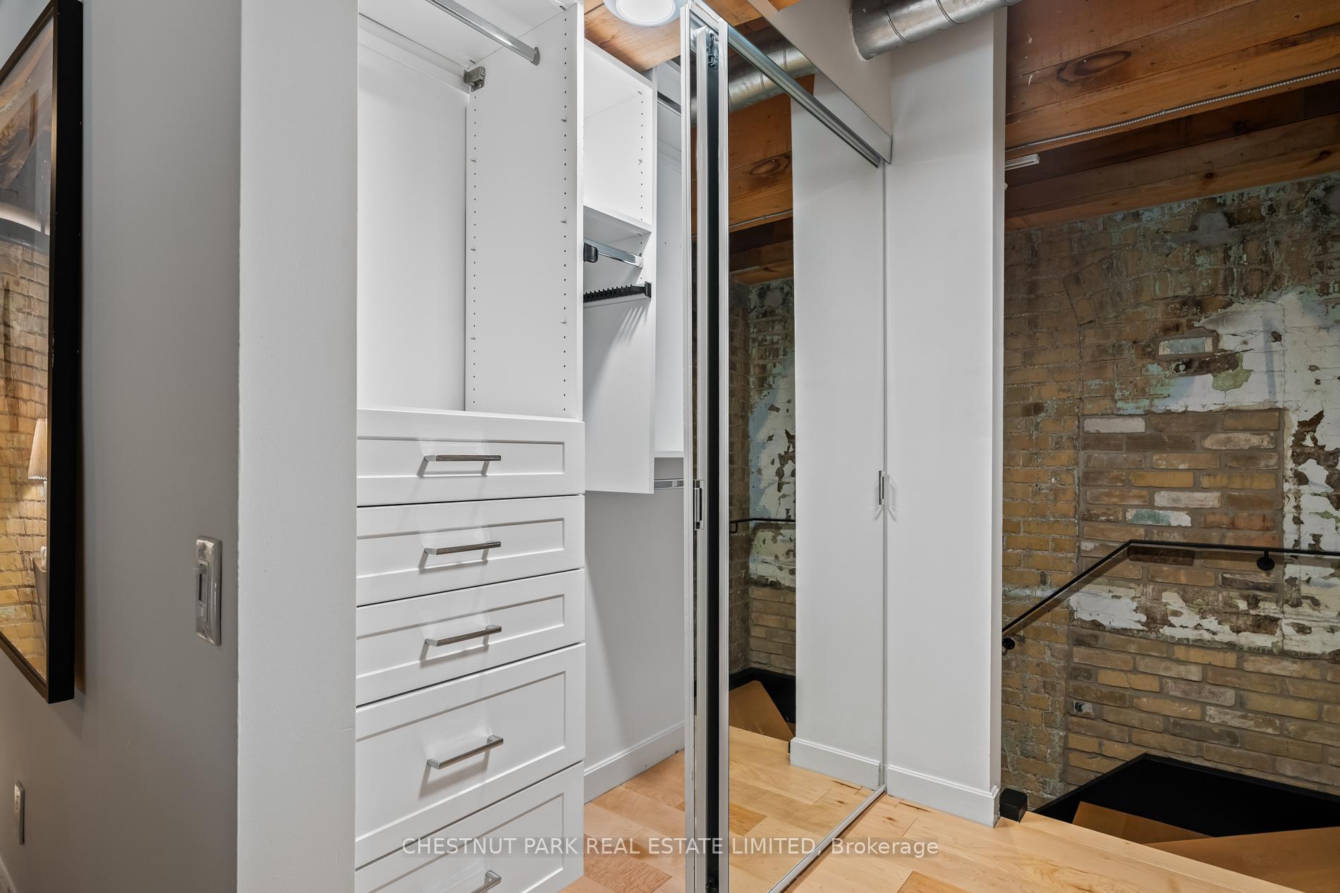 2 Bedrooms Condo at 363 Sorauren, Toronto For sale