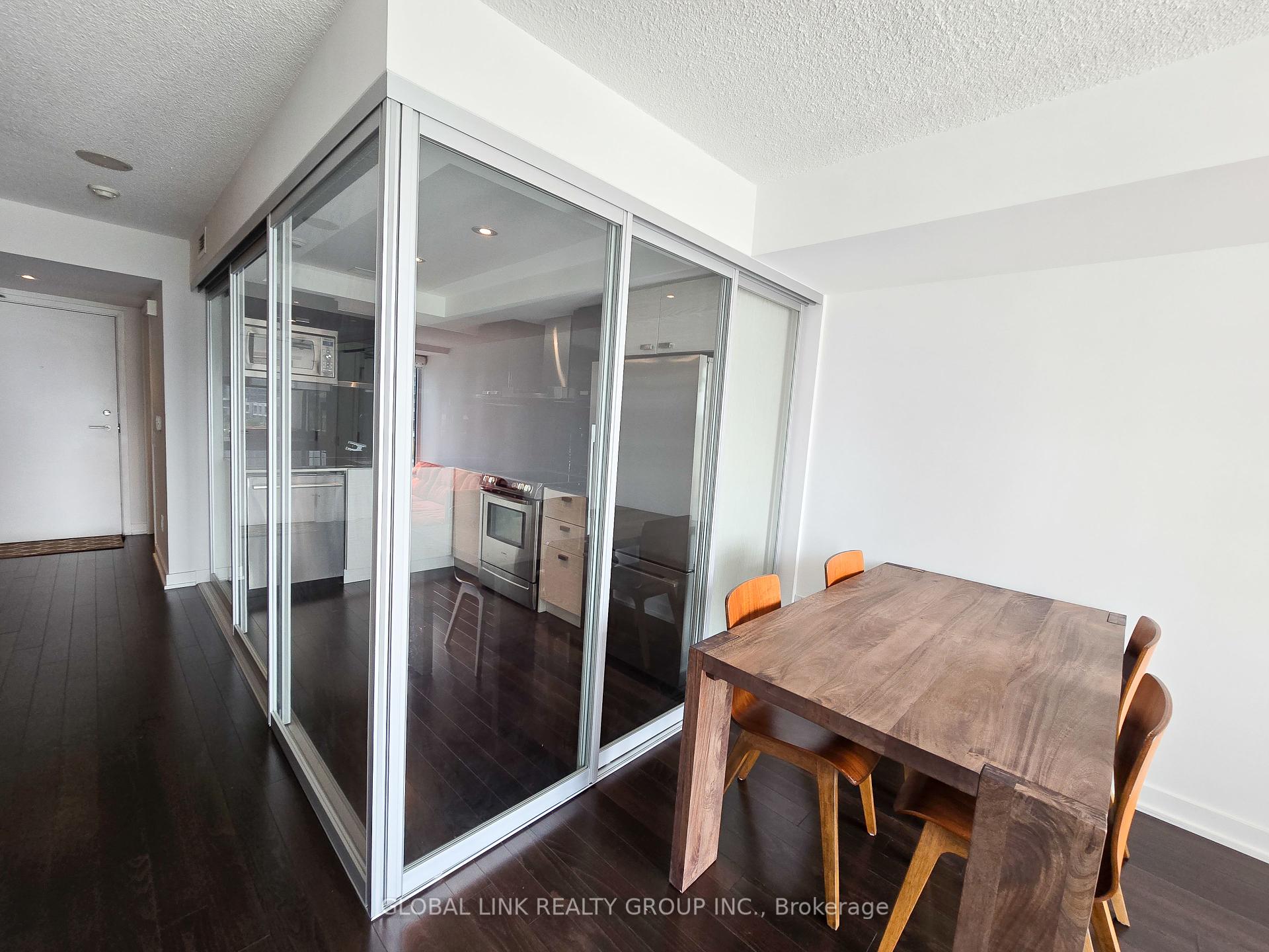 1 Bedroom Condo at 121 Mcmahon, Toronto For sale