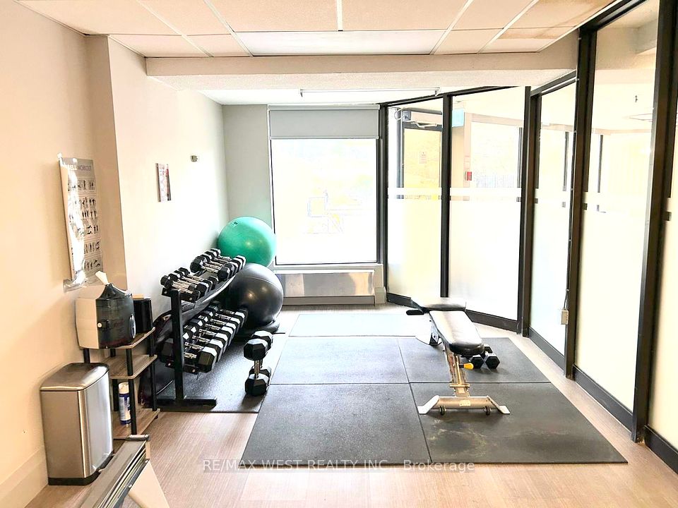 https://trreb-image.ampre.ca/5UAzphzrDzi6qmx4wz5bVkhQirjIY0SBksW8clgqI3k/rs:fit:960:960/wm:.5:so:0:50:.4/wmsh:10/wmt:PHNwYW4gZm9yZWdyb3VuZD0nd2hpdGUnIGZvbnQ9JzY4Jz5SRS9NQVggV0VTVCBSRUFMVFkgSU5DLiwgQnJva2VyYWdlPC9zcGFuPg/cb:20250326014020/L3RycmViL2xpc3RpbmdzLzQwLzg0LzQ1LzAwL3AvMWE3YjQ3MWMtMzI1ZS00NjdkLTlkNTQtMDA3M2QyNzgwNzNkLmpwZw.jpg