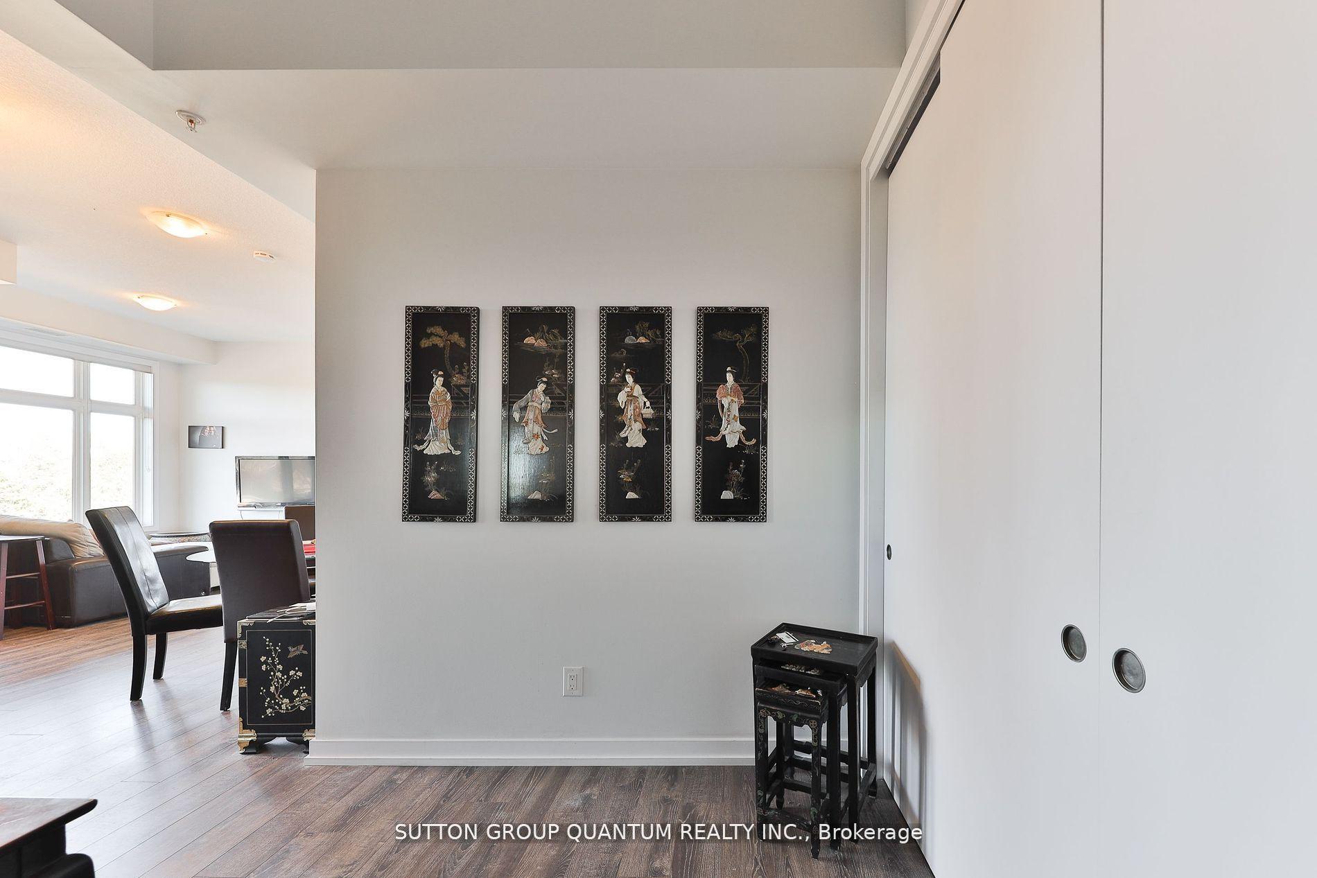 2 Bedrooms Condo at 457 Plains, Burlington For sale