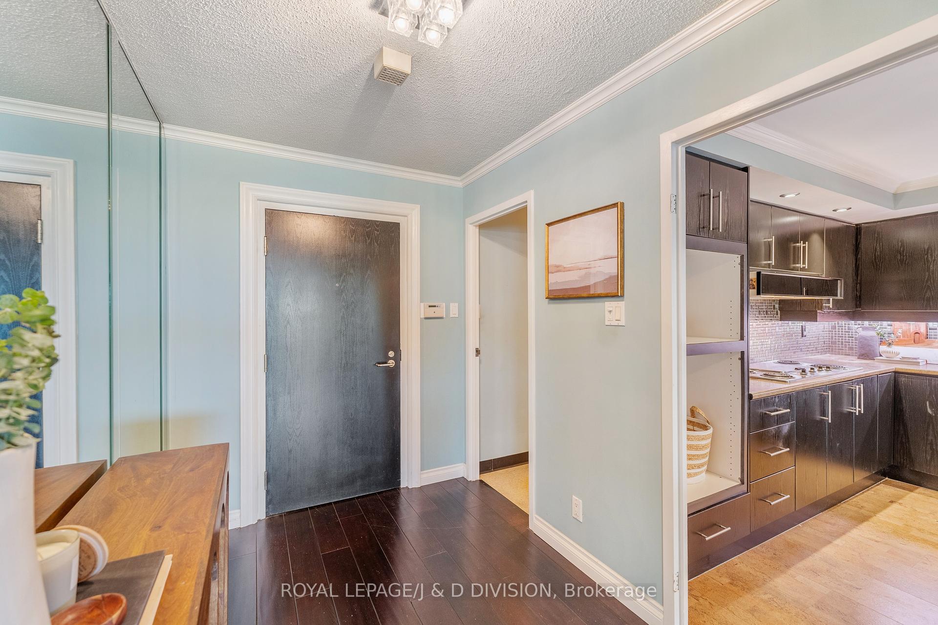 2 Bedrooms Condo at 401 Queens, Toronto For sale