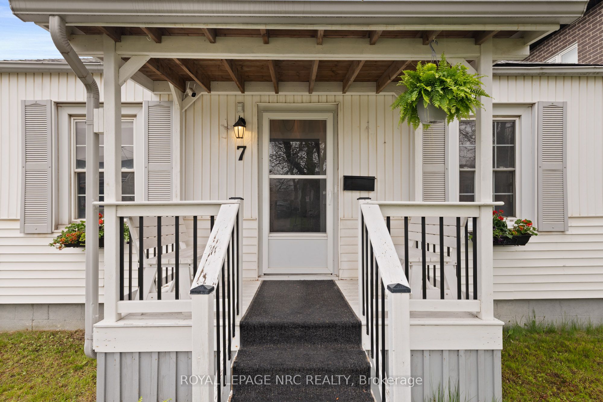 7 Lancaster Avenue