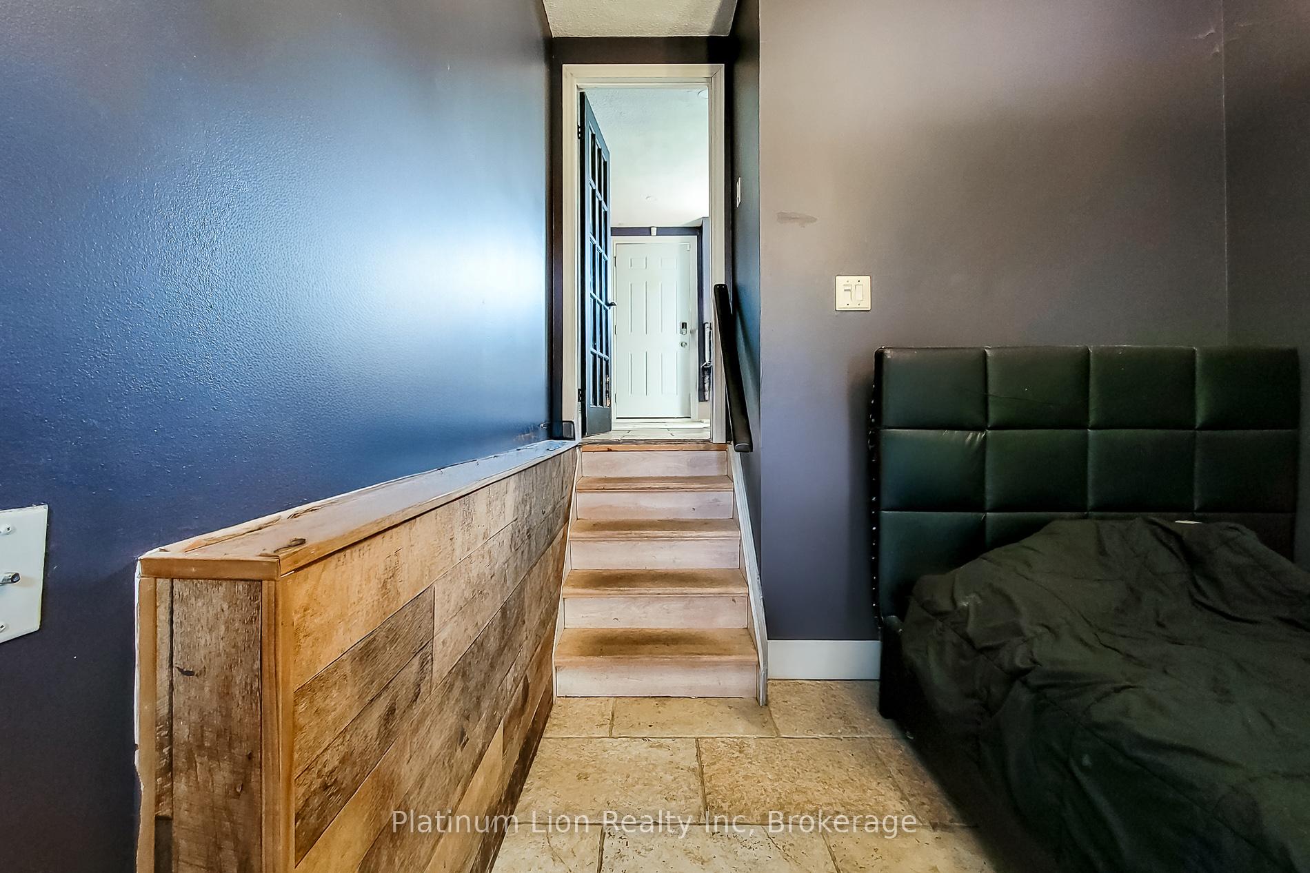 3 Bedrooms Condo at 1255 Upper Gage,  Hamilton For sale