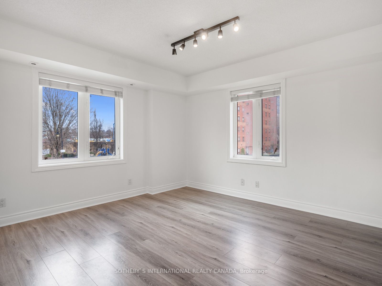 12 Sudbury Street, #802