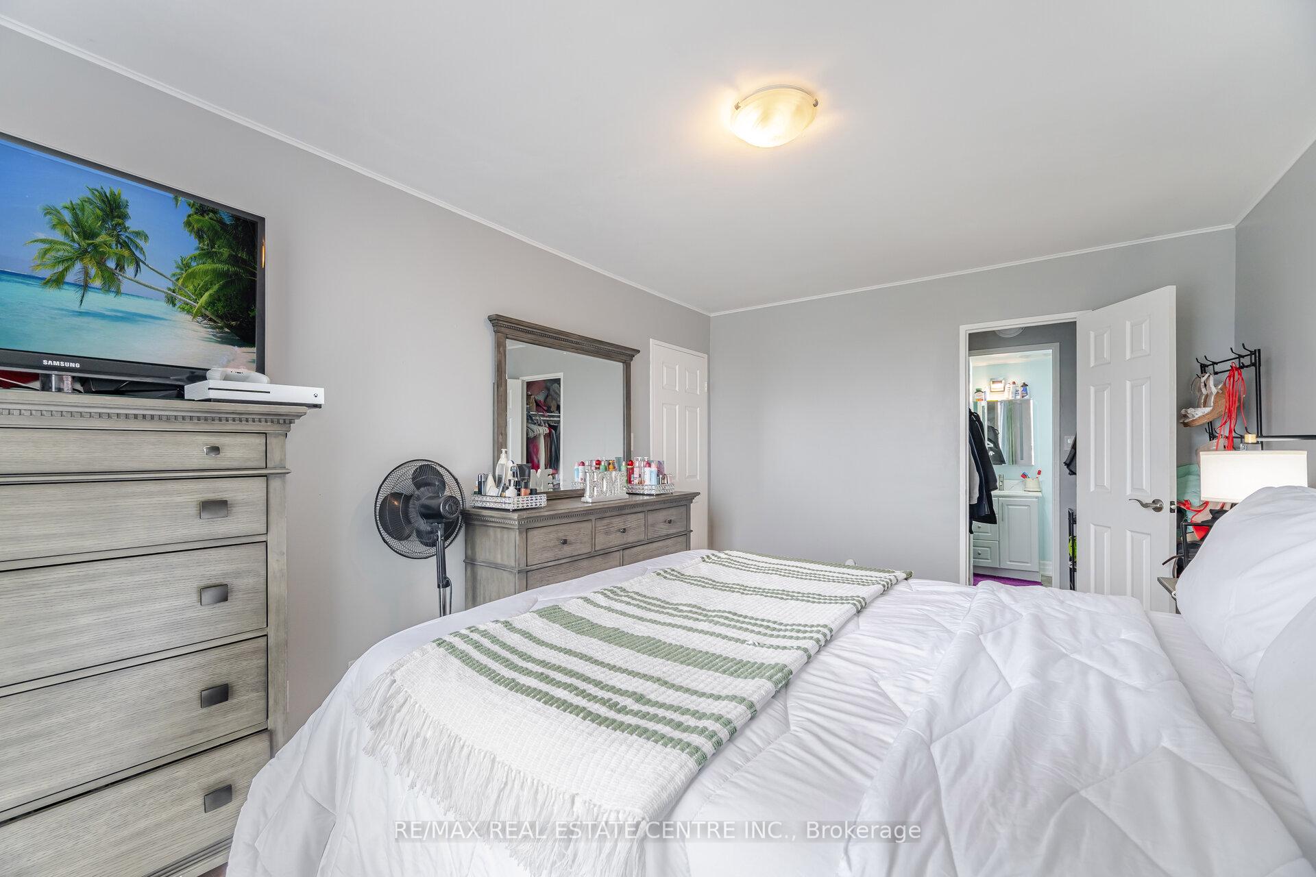 2 Bedrooms Condo at 2825 Islington, Toronto For sale