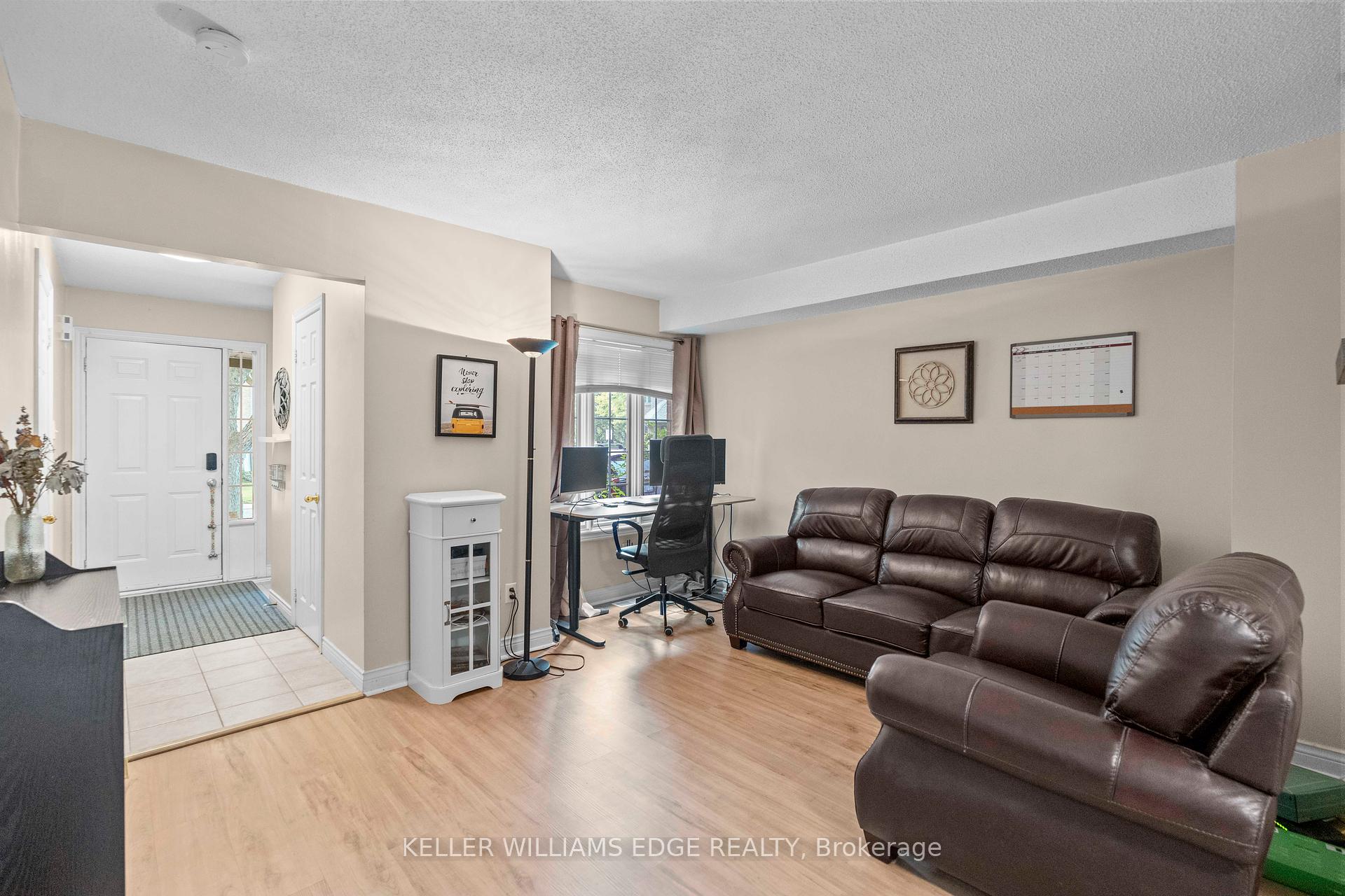 3 Bedrooms Condo at 320 Hamilton, Hamilton For sale
