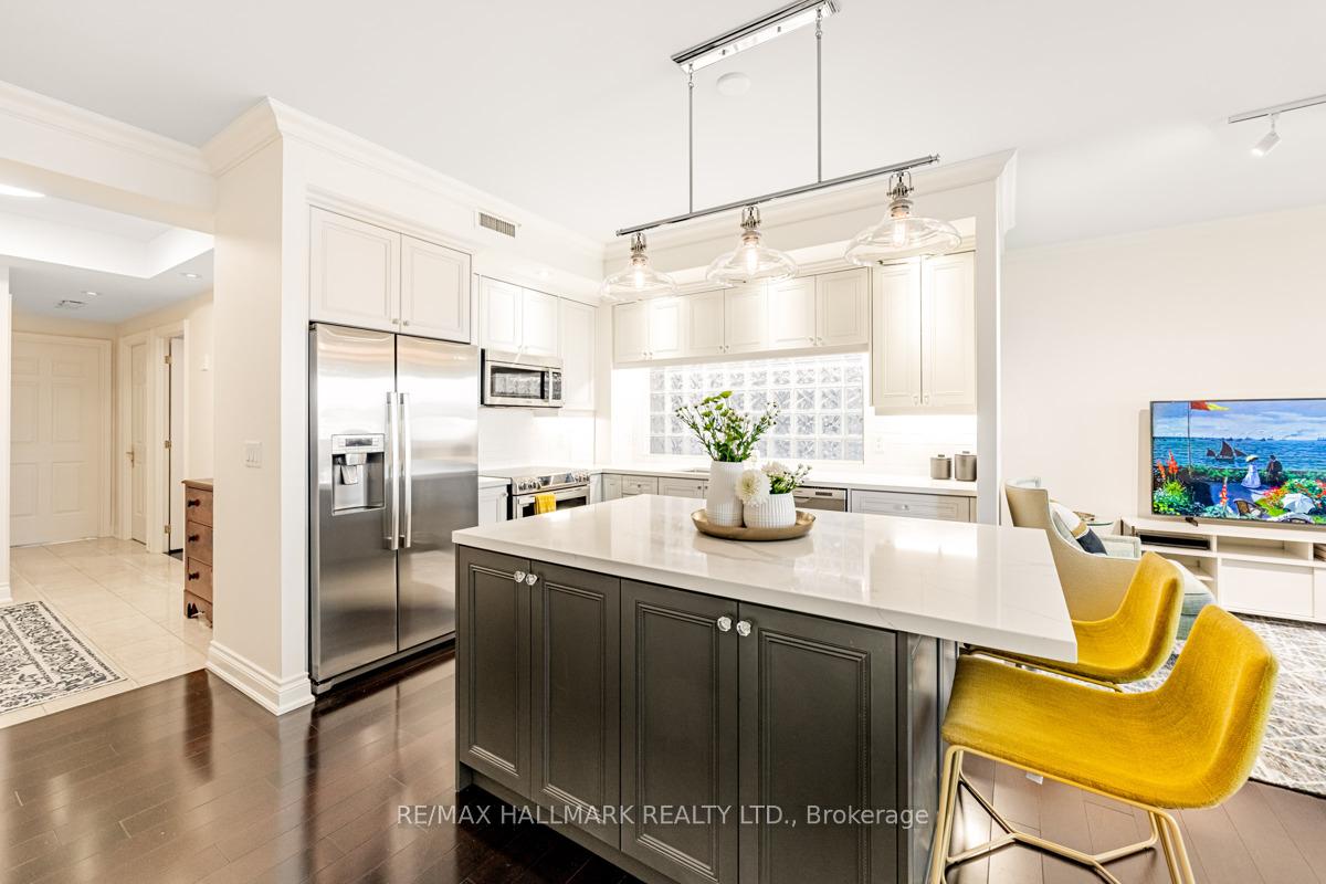 2 Bedrooms Condo at 8 Sultan, Toronto For sale