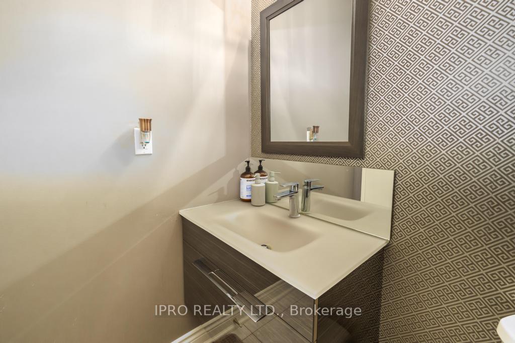 3 Bedrooms Condo at 23 Four Winds, Toronto For sale