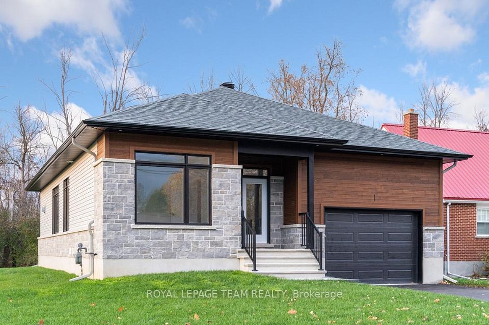 1058 Turner Drive, Brockville, ON K6V 7N1