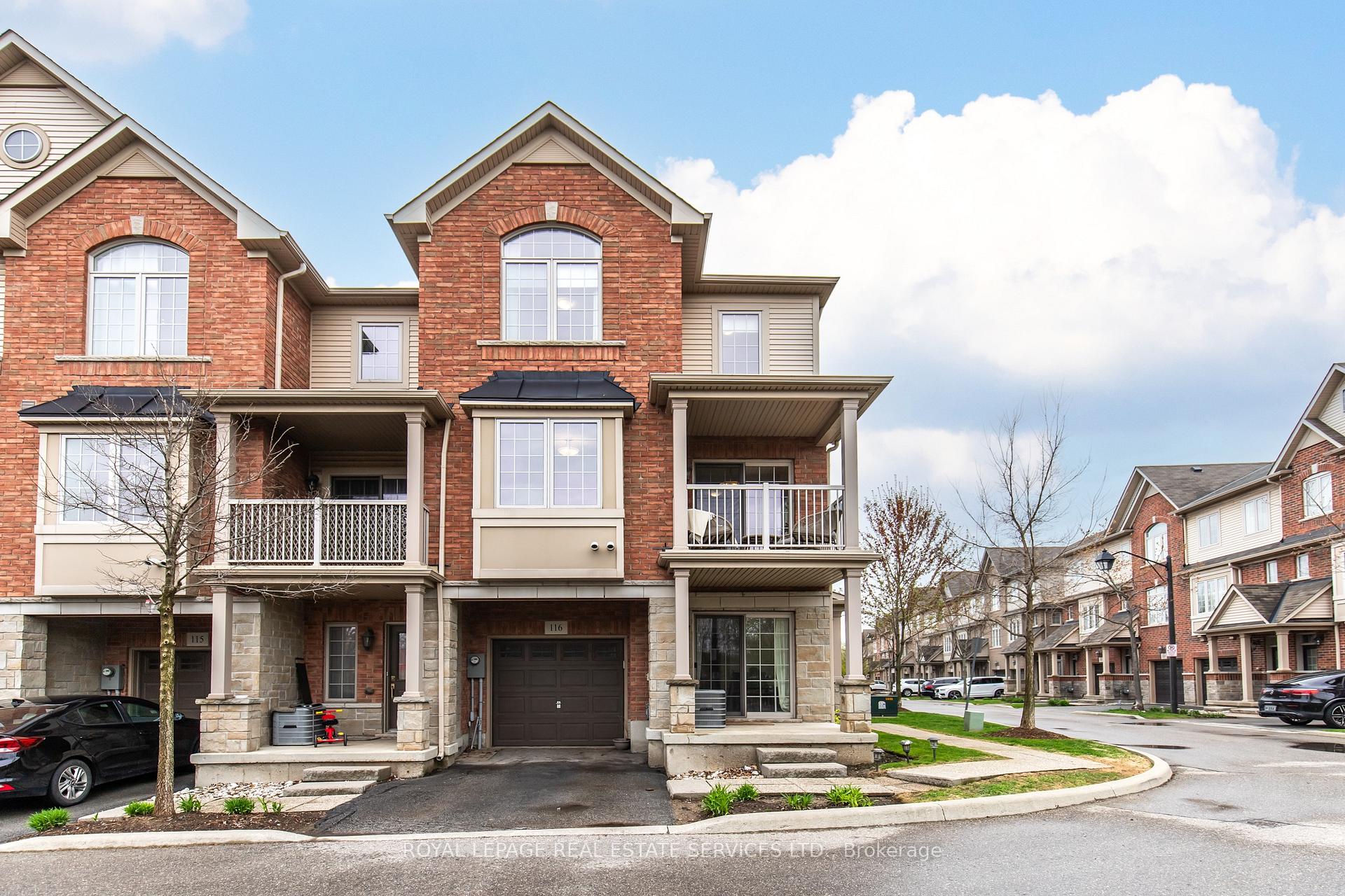 4 Bedrooms Condo at 1401 Plains, Burlington For sale