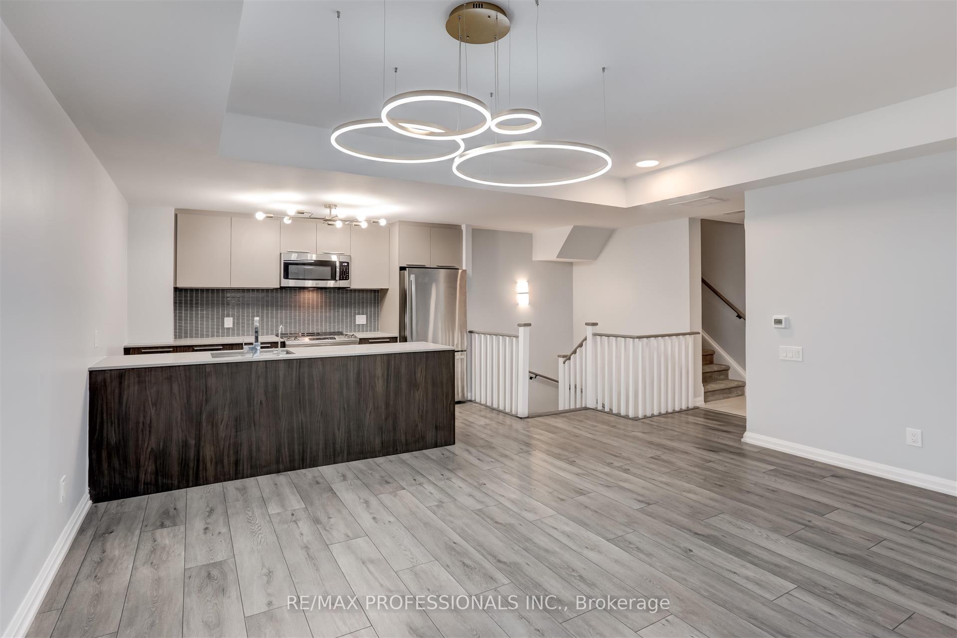 3 Bedrooms Condo at 10 Brin, Toronto For sale