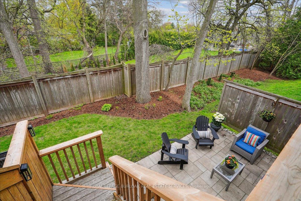 3 Bedrooms Condo at 2086 Ghent, Burlington For sale
