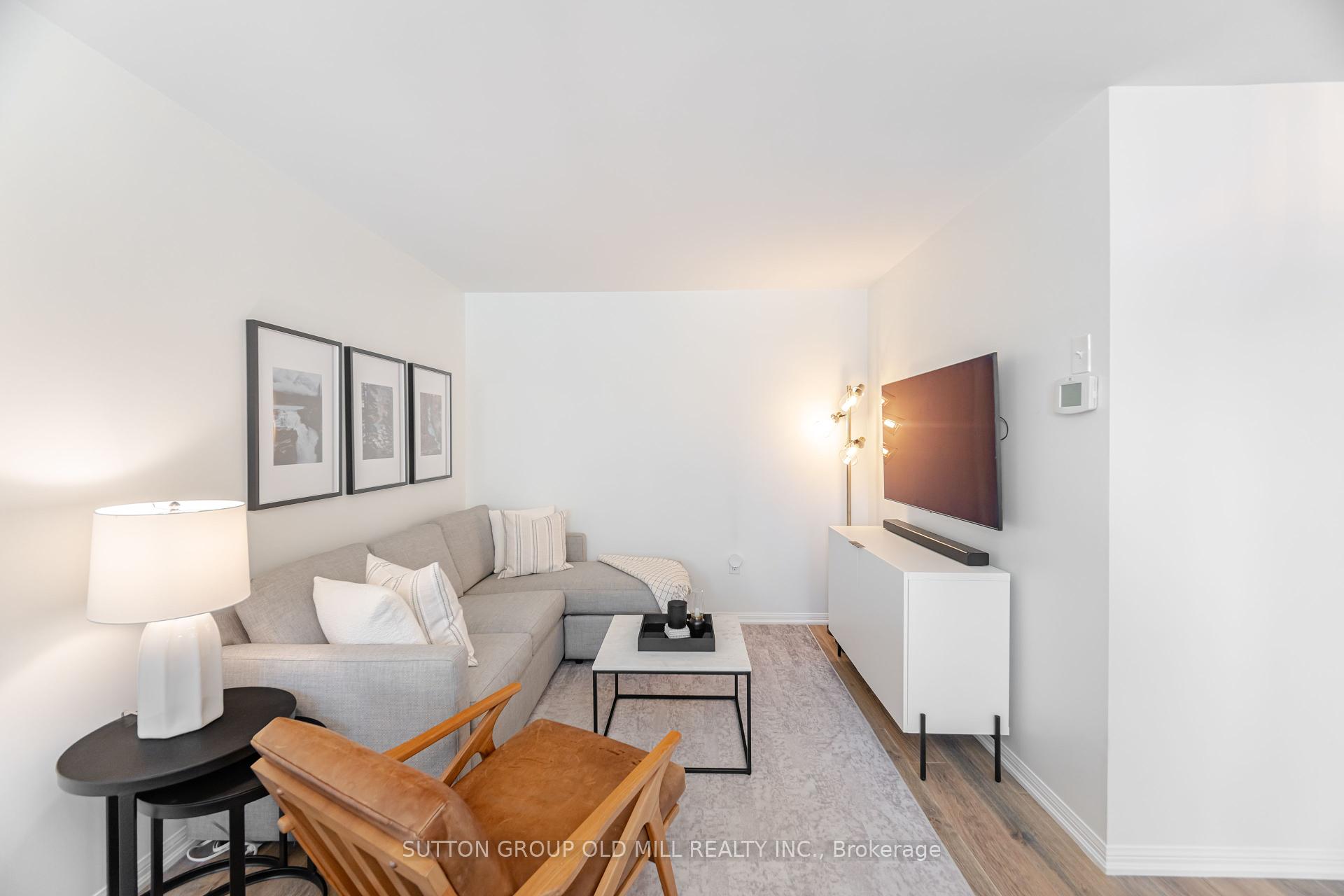 2 Bedrooms Condo at 3050 Rotary,  Burlington For sale