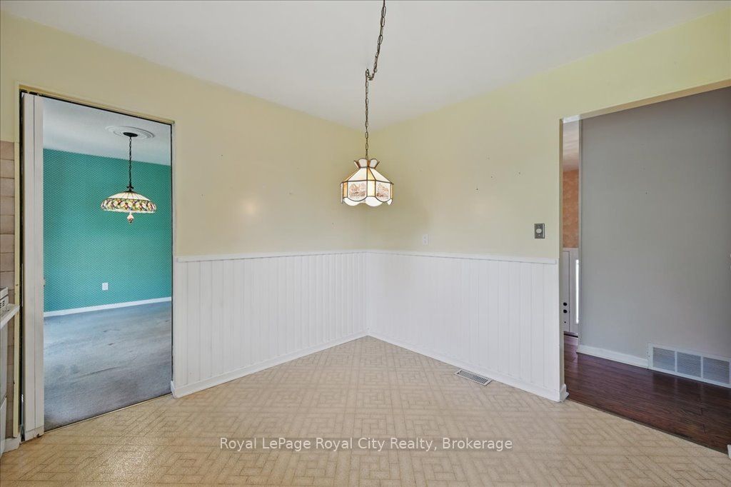 701 Castleguard Crescent
