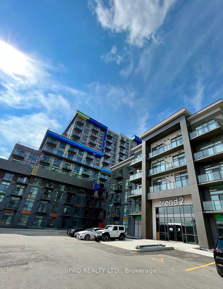 460 Dundas