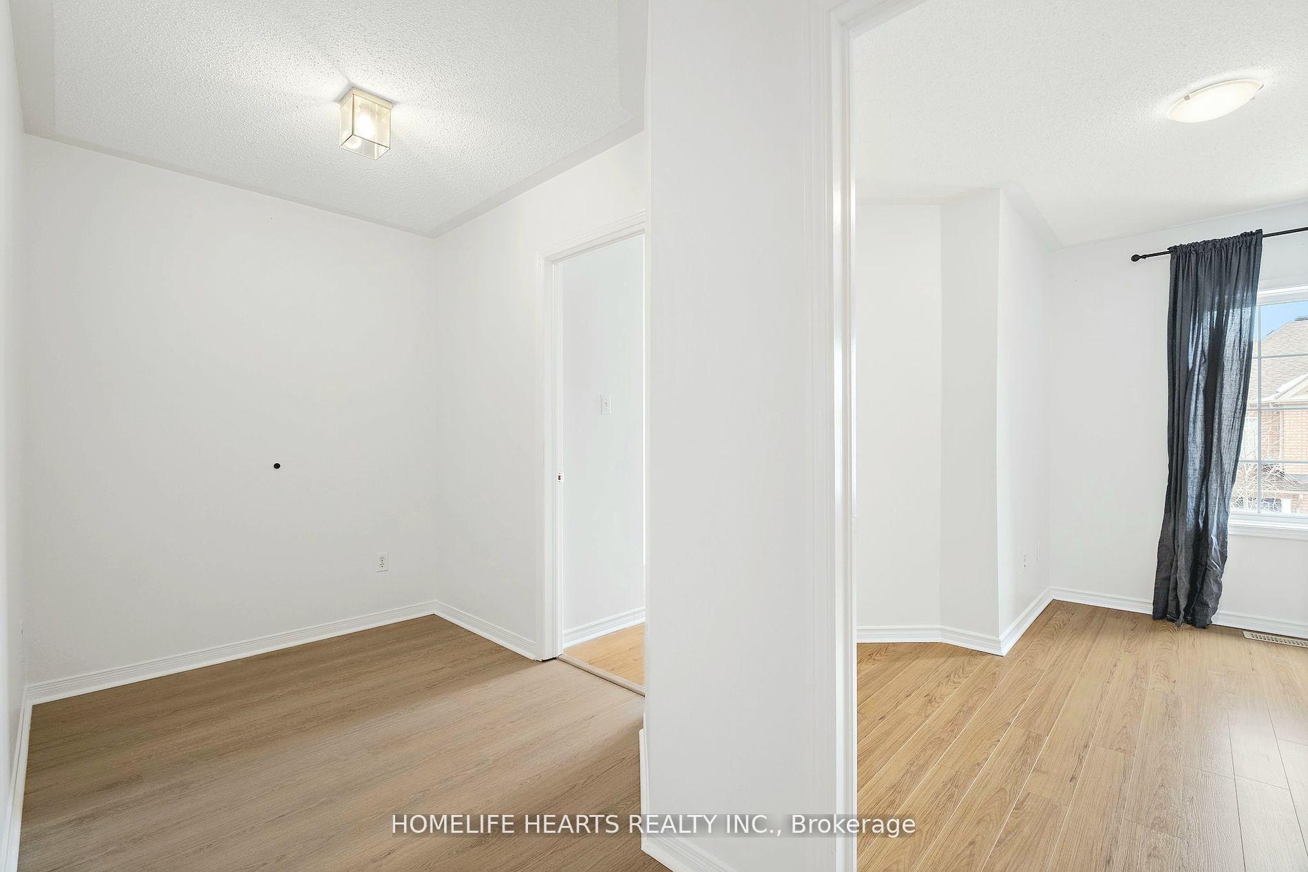 3 Bedrooms Condo at 525 Novo Star, Mississauga For sale