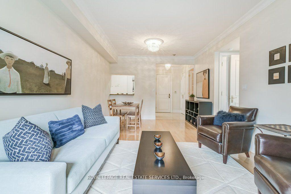 2 Bedrooms Condo at 10 Old York Mills, Toronto For sale