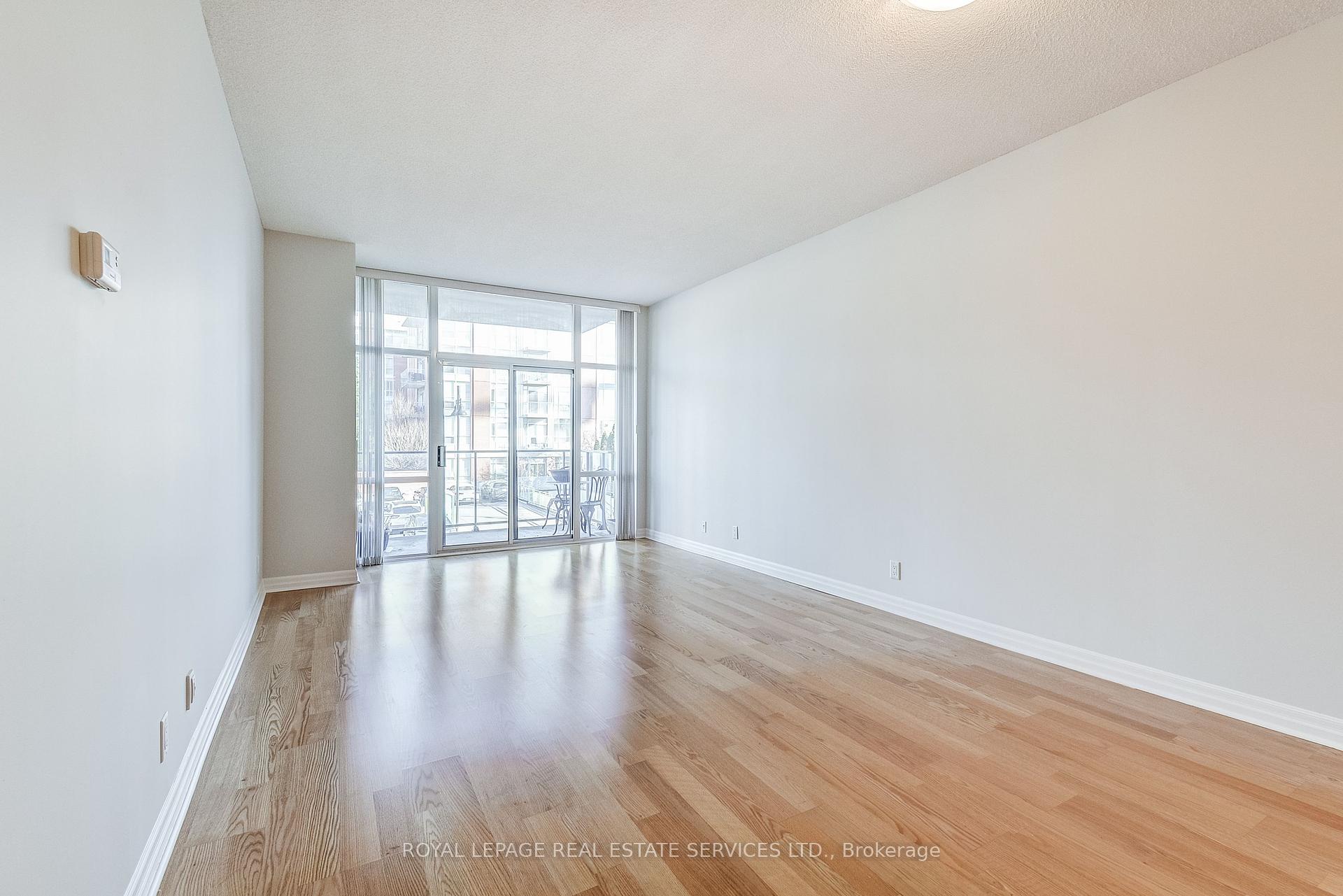 2 Bedrooms Condo at 70 Port, Mississauga For sale