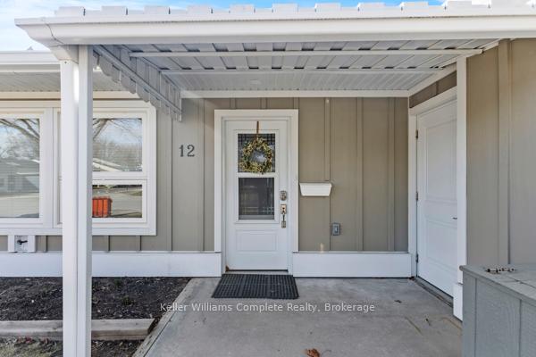 2 Bedrooms Condo at 12 Nolan,  Hamilton For sale