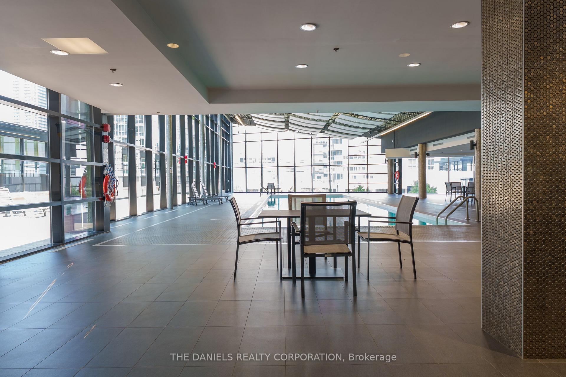 2 Bedrooms Condo at 2900 Highway 7, Vaughan For sale