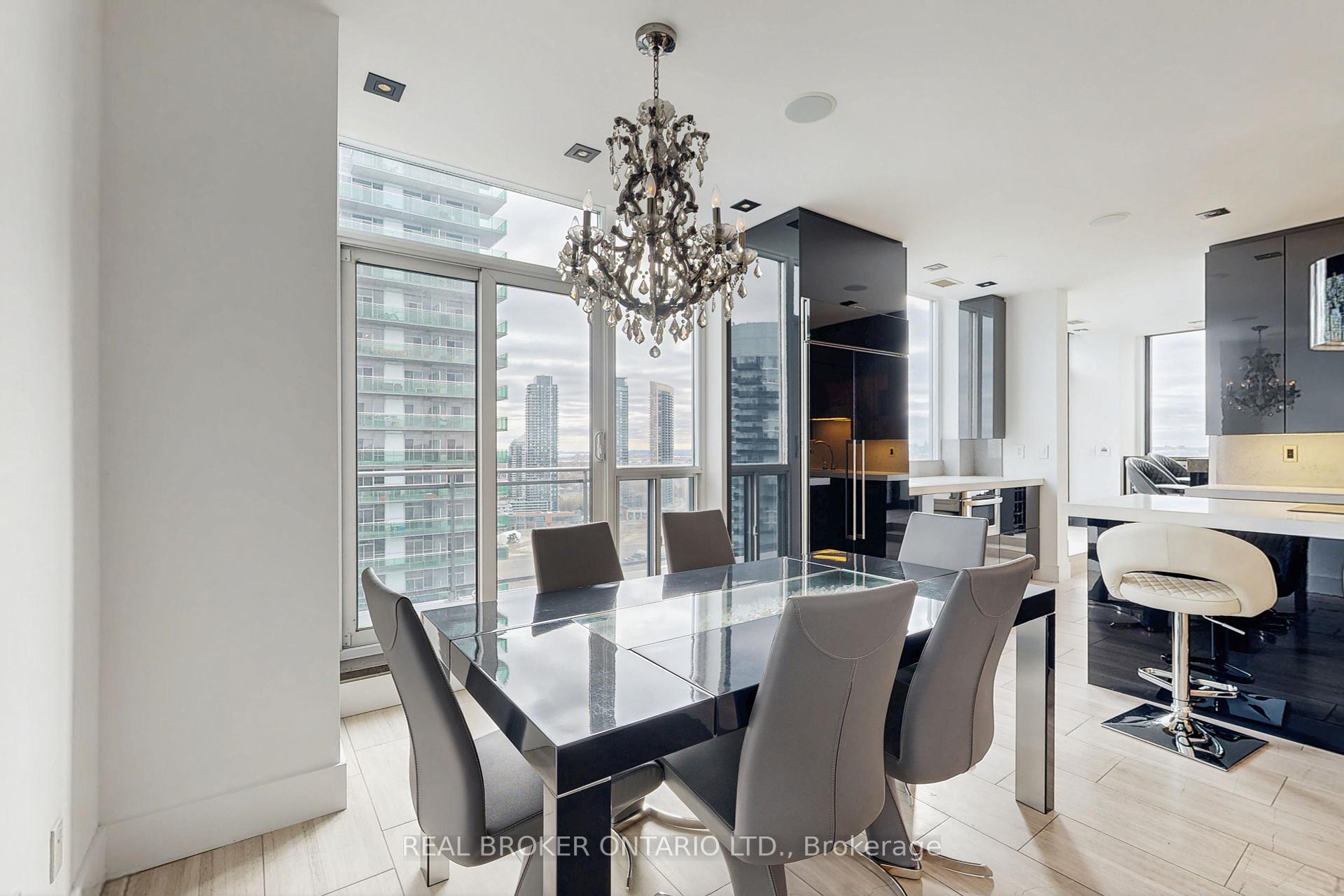 2 Bedrooms Condo at 2121 Lakeshore,  Toronto For sale