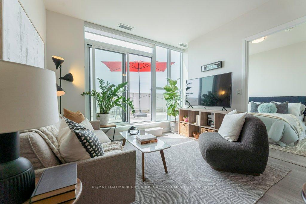 2 Bedrooms Condo at 2301 Danforth, Toronto For sale